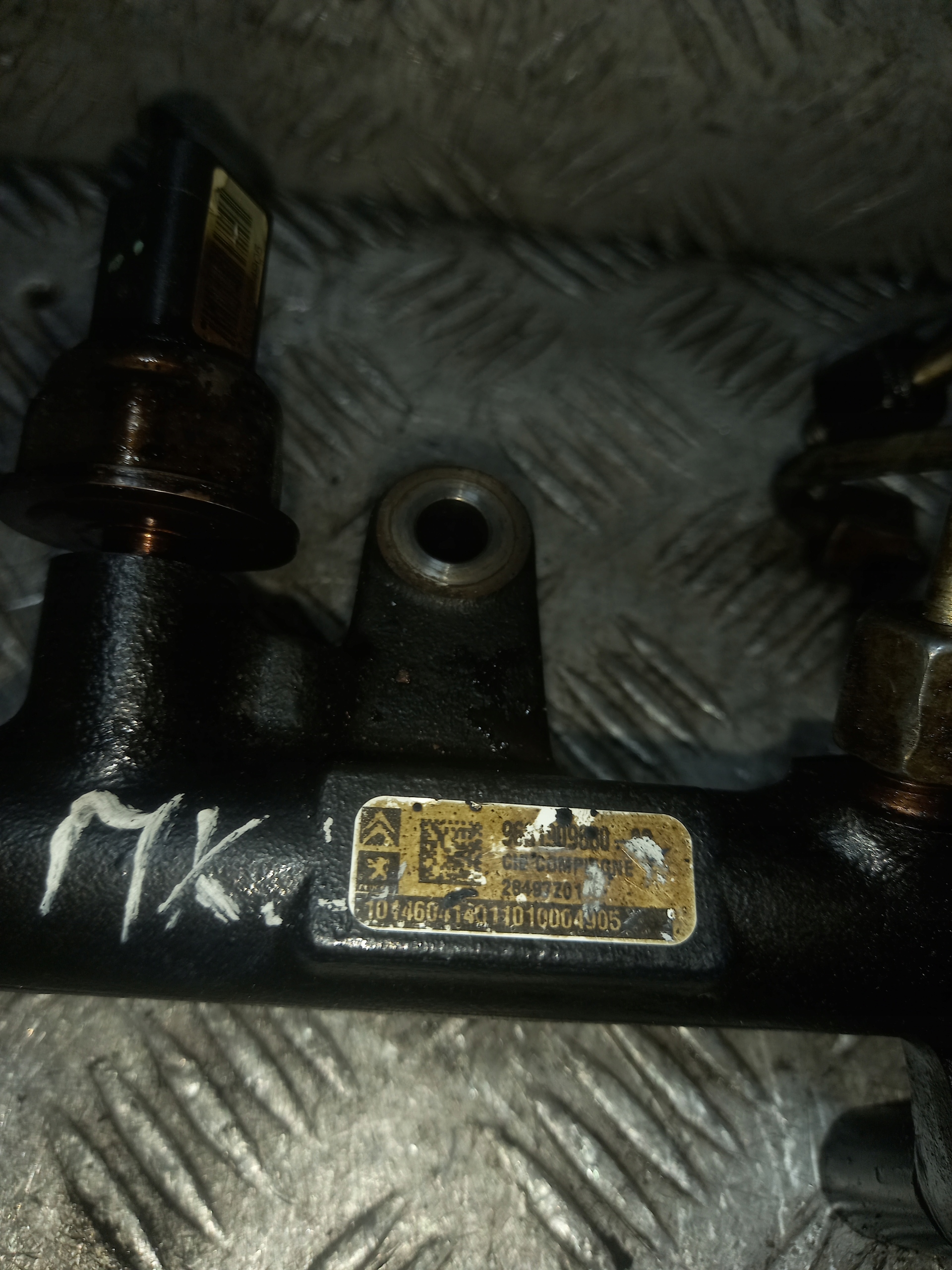 Rampe injection FORD MONDEO MK 4 28497Z01