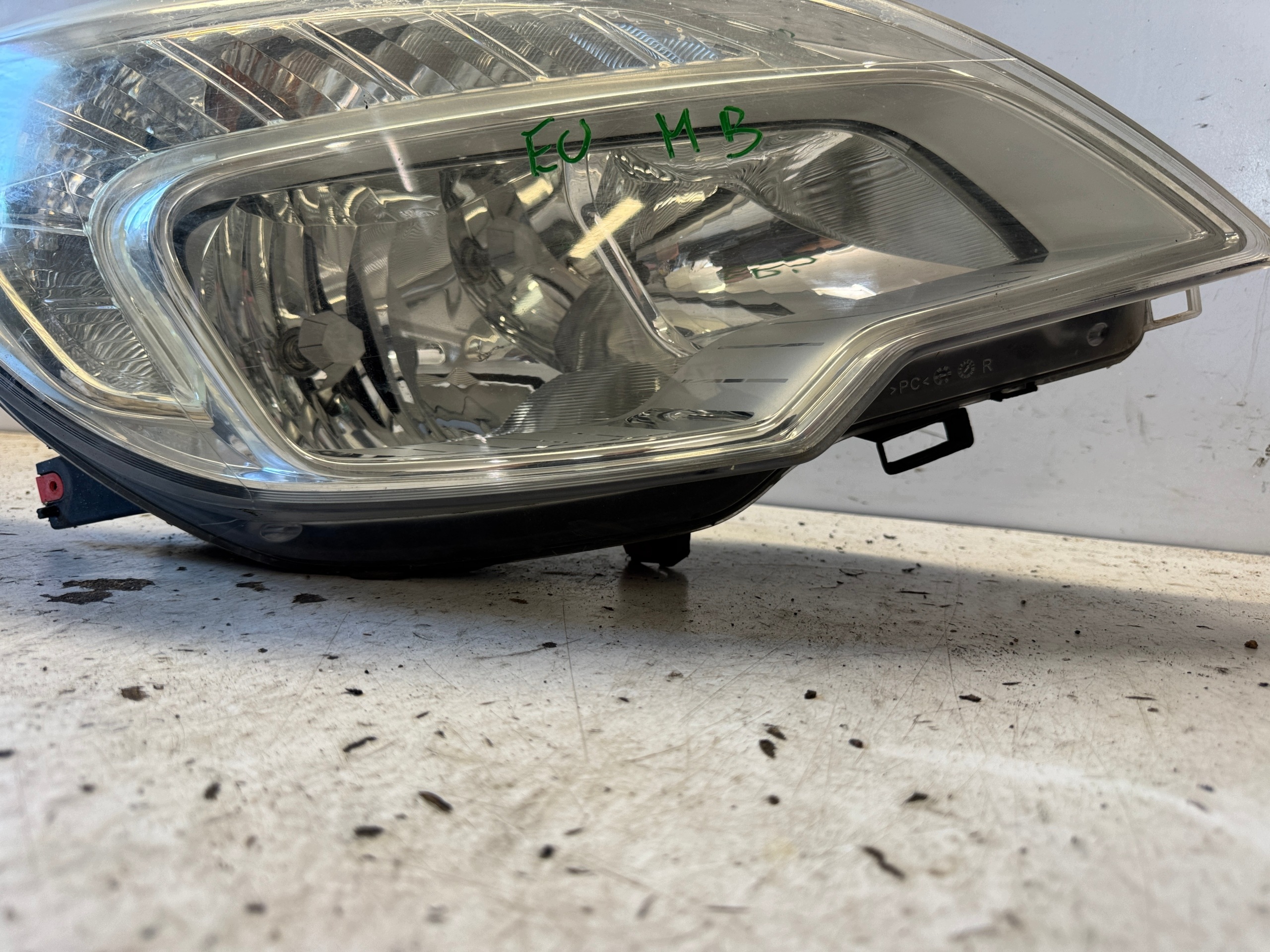 OPEL MERIVA B REFLEKTOR right front light right normal 13253630 EUROPA