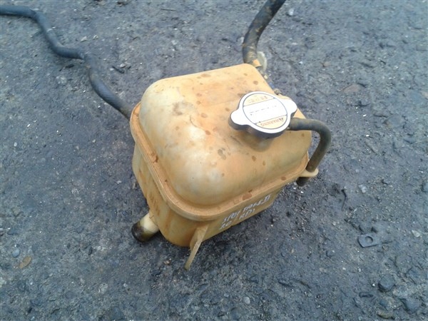 РОЗШИРЮВАЛЬНИЙ БАК KIA SPORTAGE II 2.0 CRDI