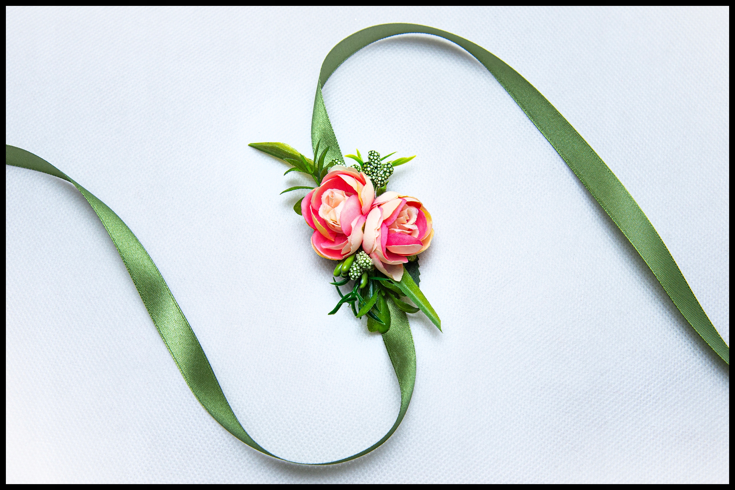 BUKIECIKI NA RĘKĘ KORSARZE KOTYLIONY NA BAL MATURALNY STUDNIÓWKĘ Marka inny