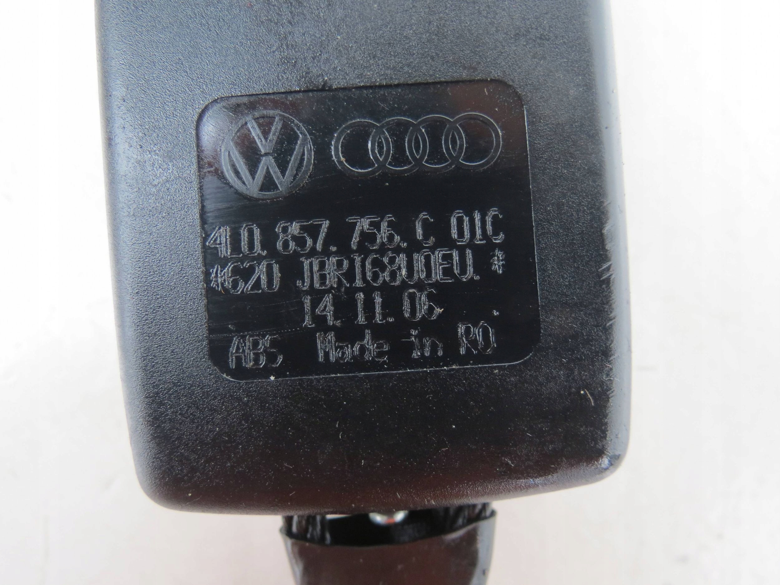 ZAPINKA PASOW front AUDI Q7 3.6 FSI 4L0857756C