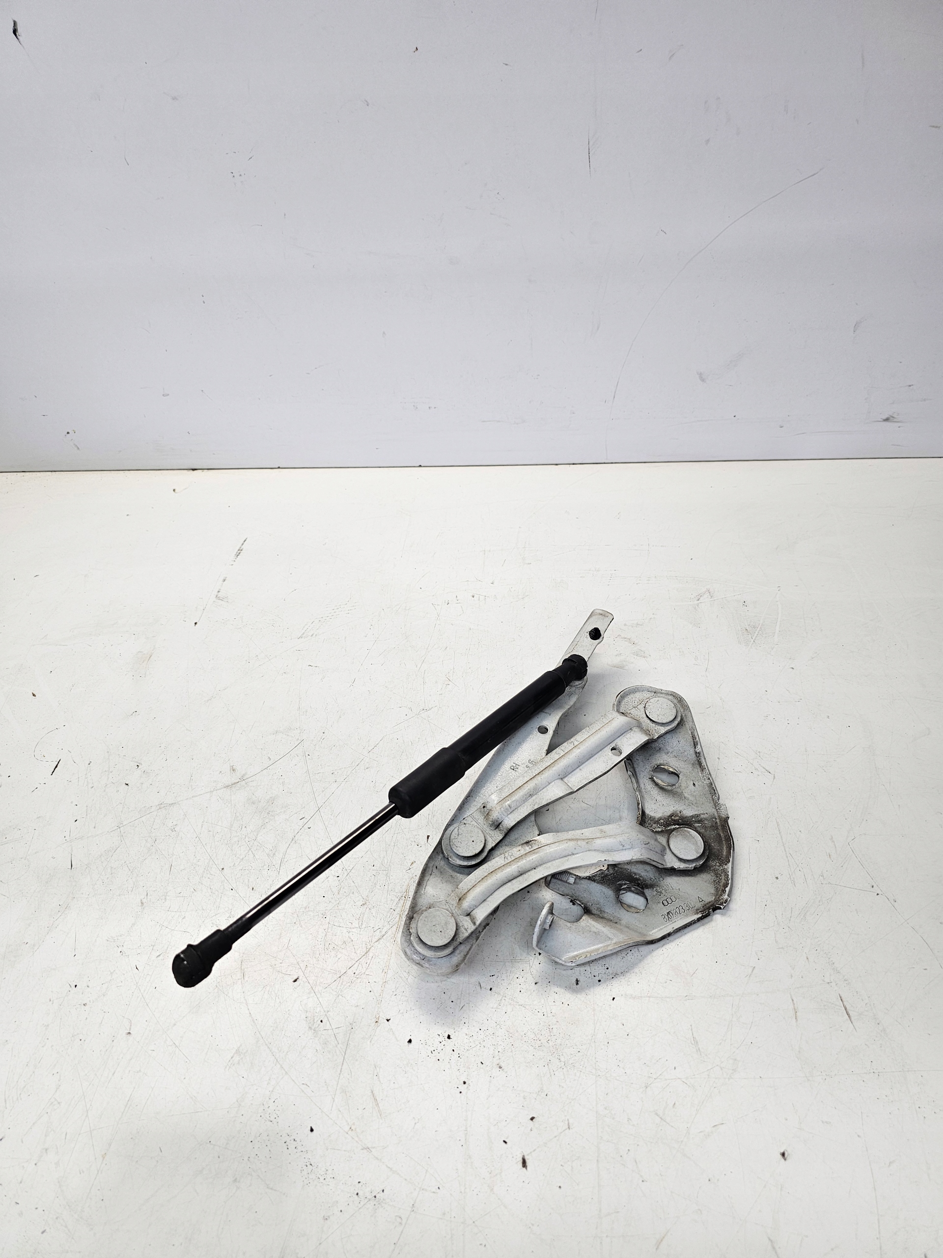 hinge bonnets right AUDI A1 8X 8X0823302A