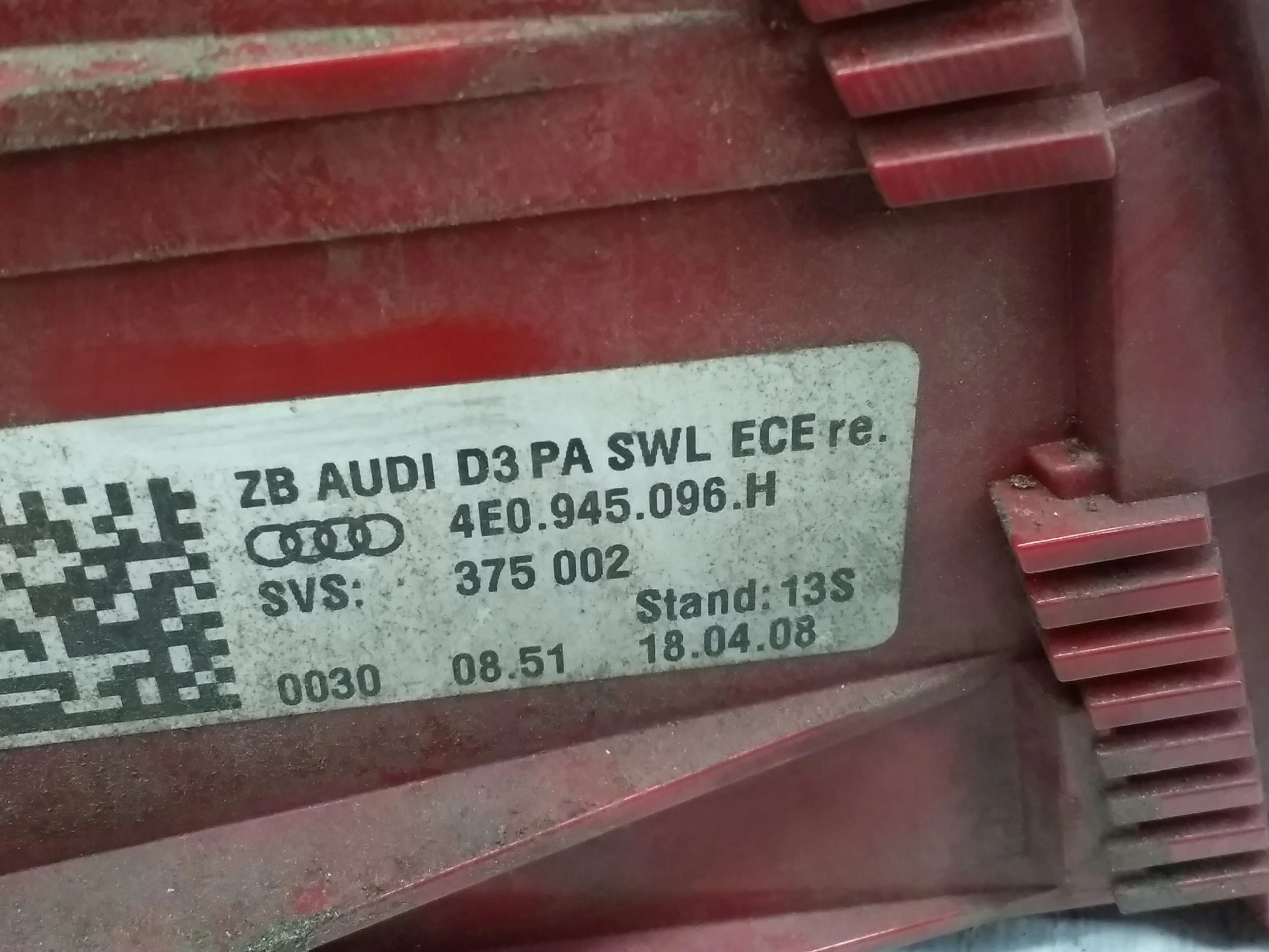 Audi A8 S8 D3 4E 2008 правый фонарь