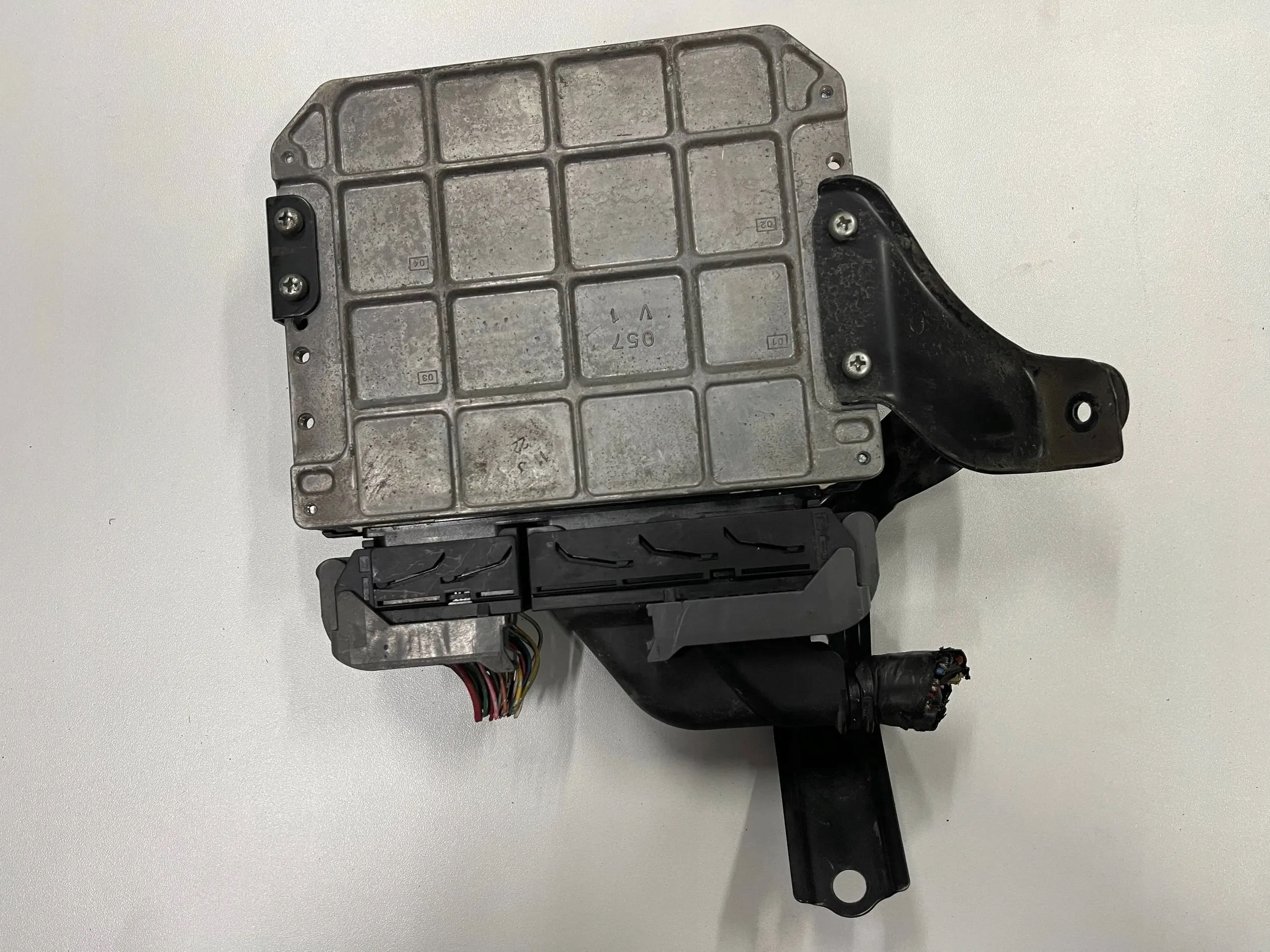 computer control unit of the engine TOYOTA RAV4 3 III 2.0 B. 89661-42D40