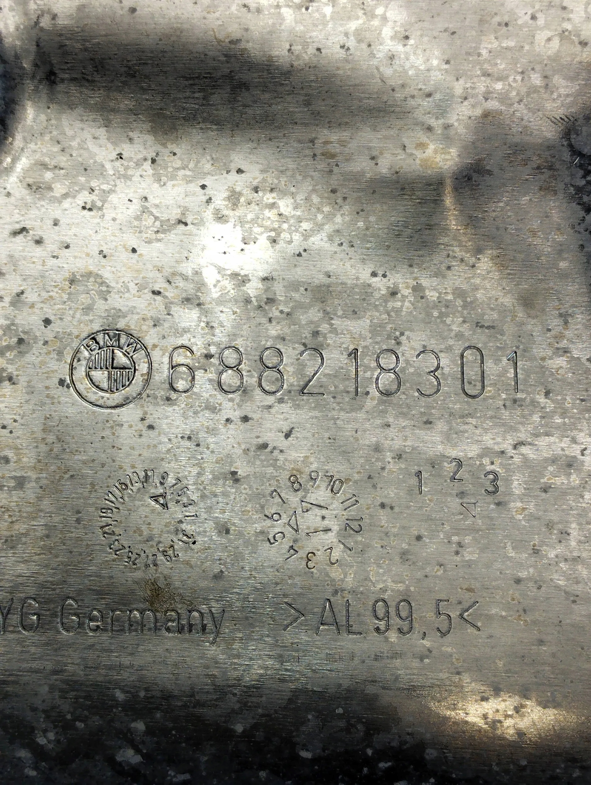BMW X1 F48 Blende Abdeckung TERMICZNA 6882183