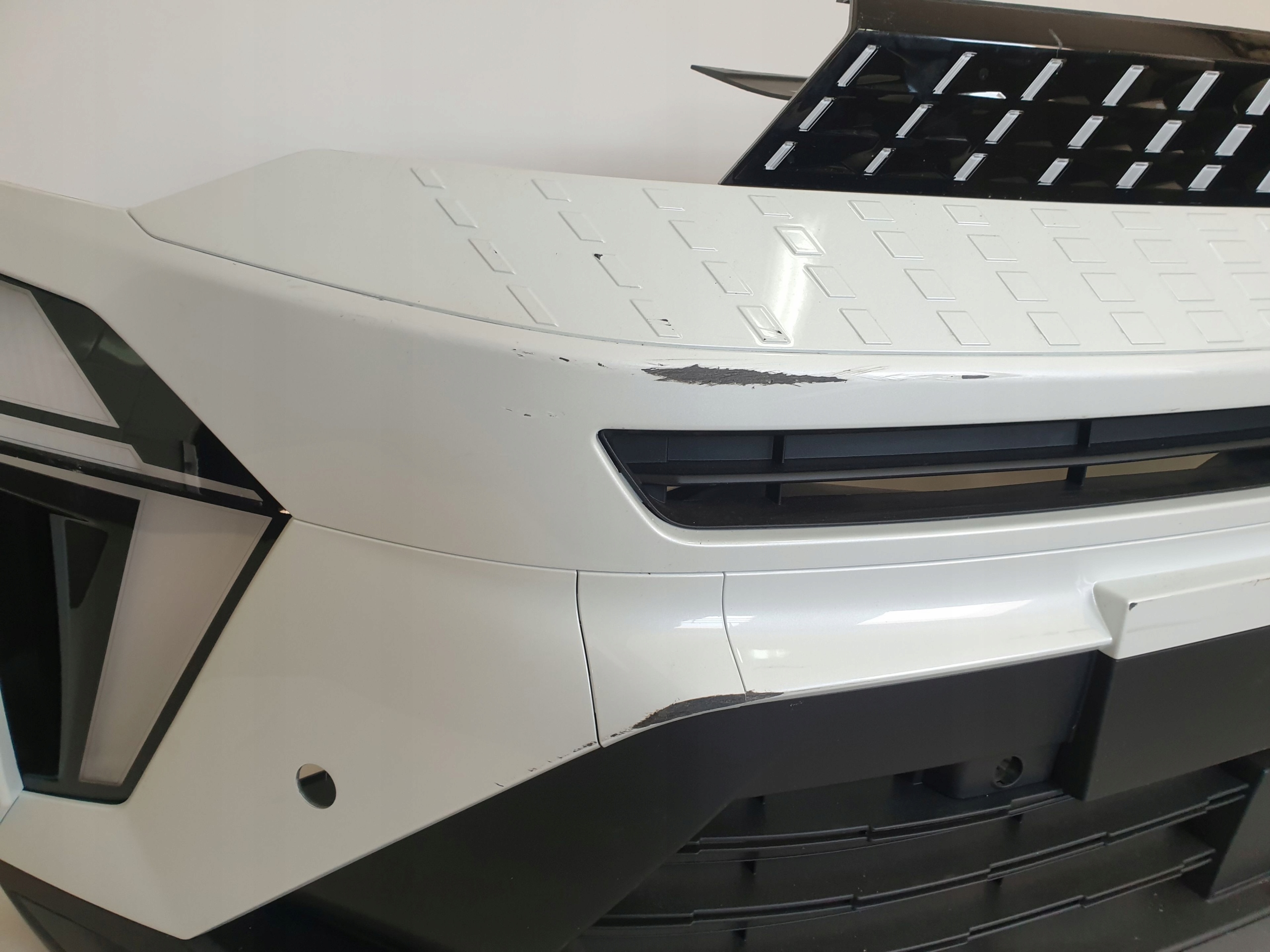 RENAULT CAPTUR II LIFT 24-> bumper front PDC LED RADAR cover KAMERA