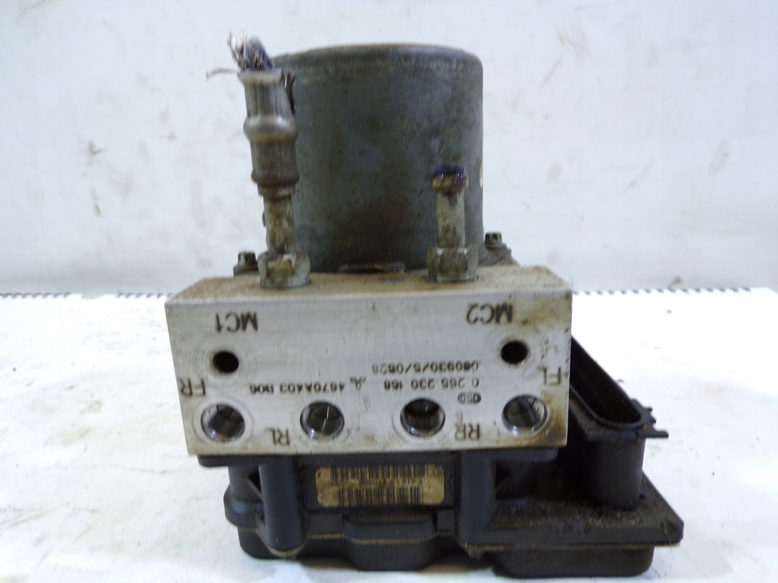 pump ABS MITSUBISHI 4670A403 B06