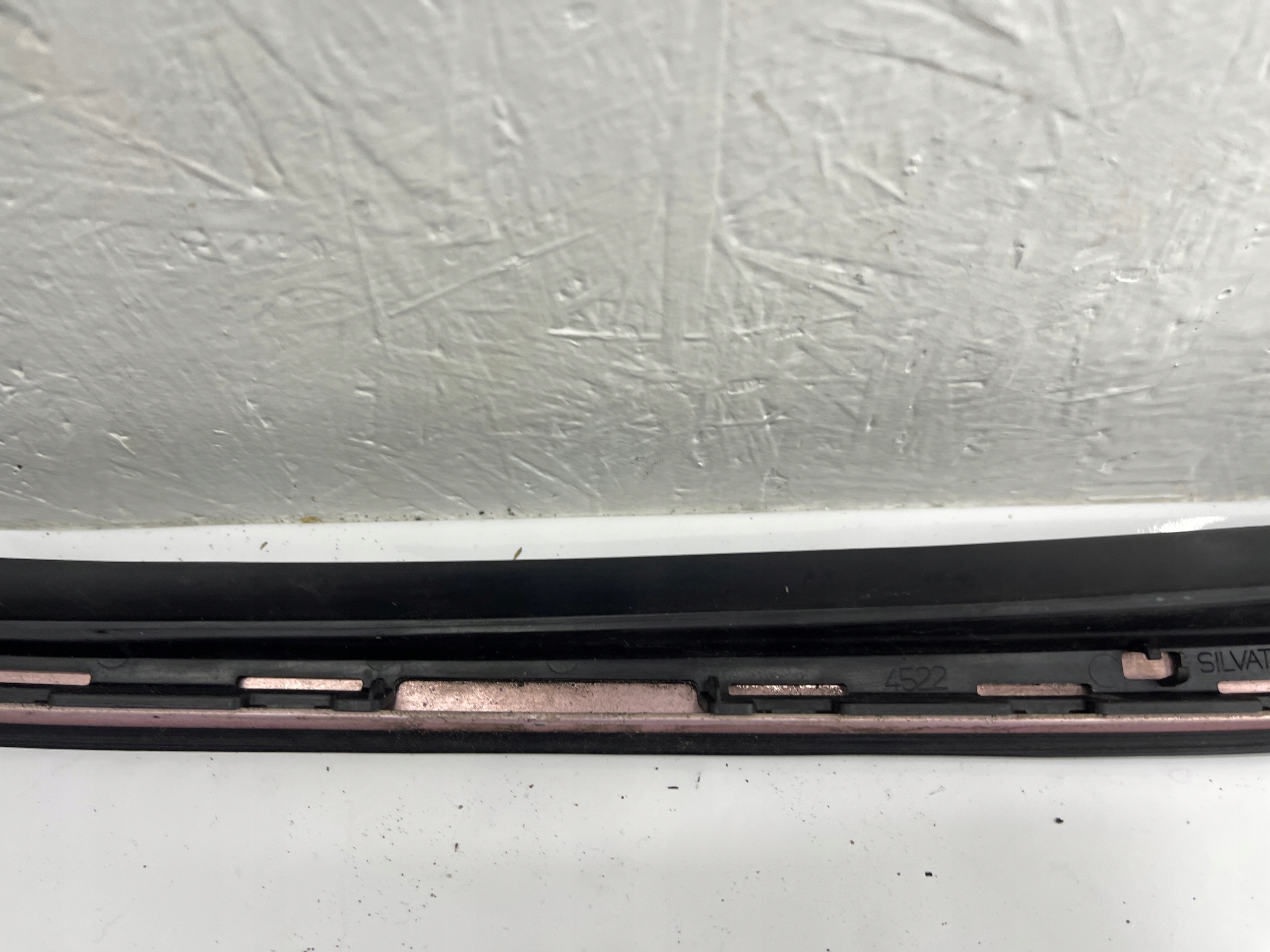 MERCEDES E KLASA W213 moulding windows CZOLOWEJ left A2136901182