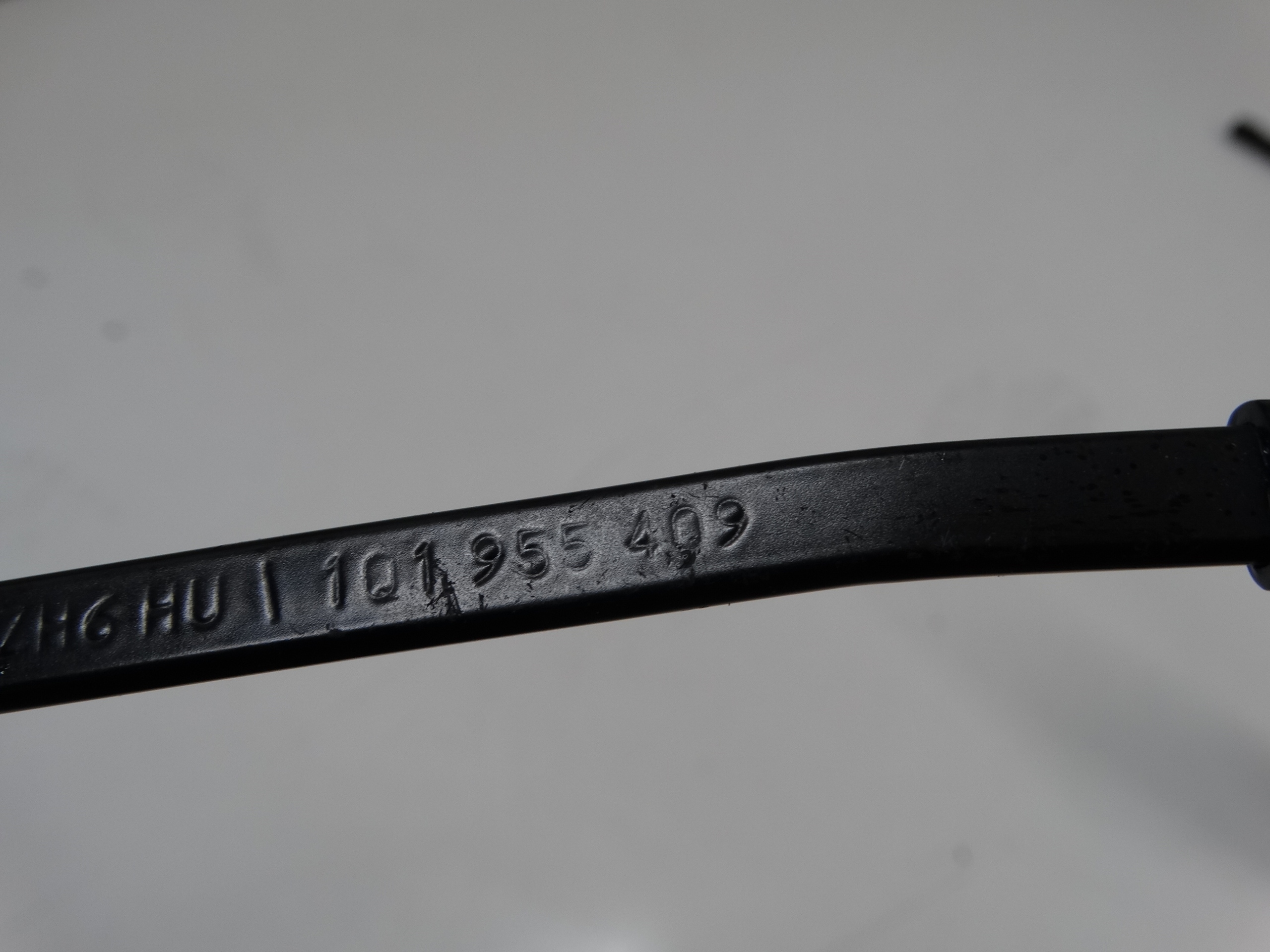 wiper arm front VW GOLF VI 101955409