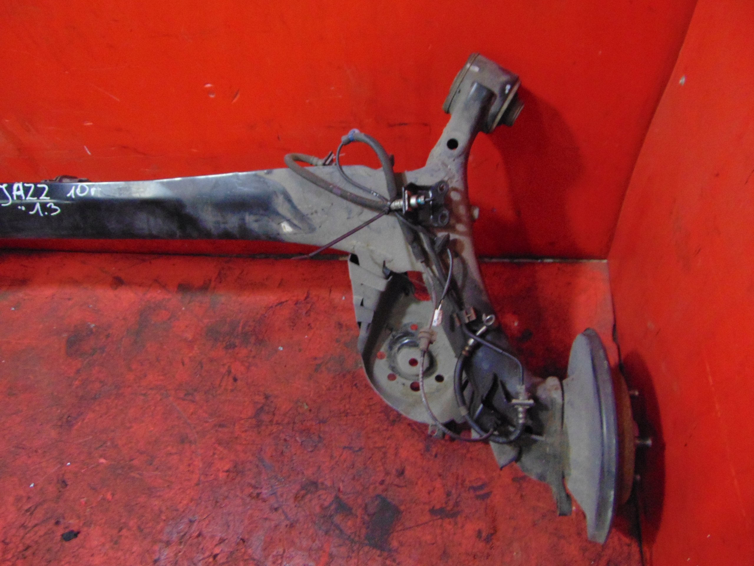 HONDA JAZZ 3 III OŚ OŚKA BELKA ZAWIESZENIA TYŁ ZWIESZENIE TYLNE 2008-2015 Producent części Honda OE