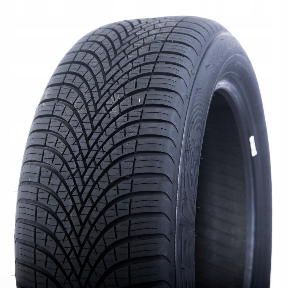 

1x Opona Całoroczna 235/65R17 Dębica Navigator 3