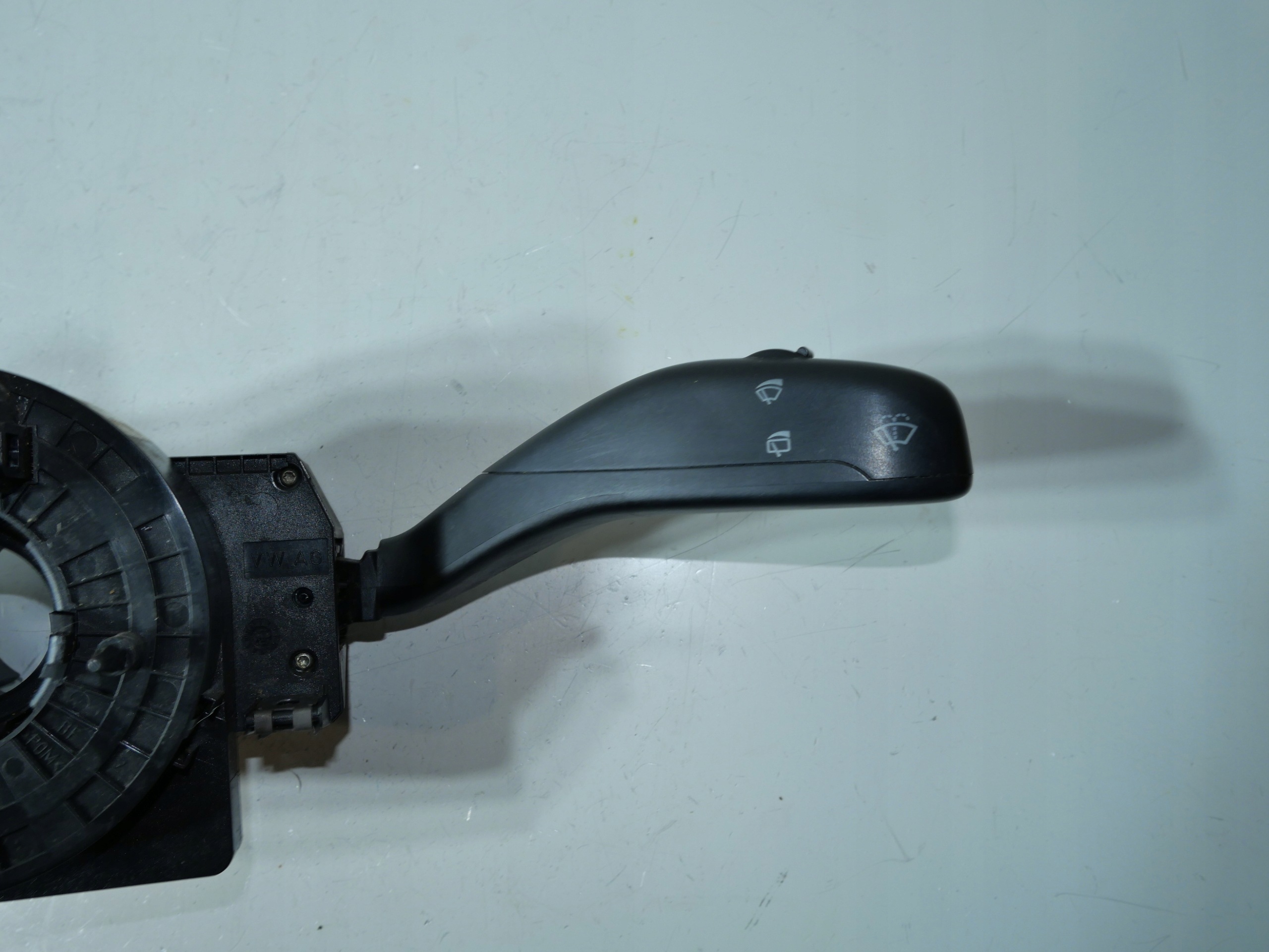 steering wheel levers and controls ring VW 6Q0953503AD