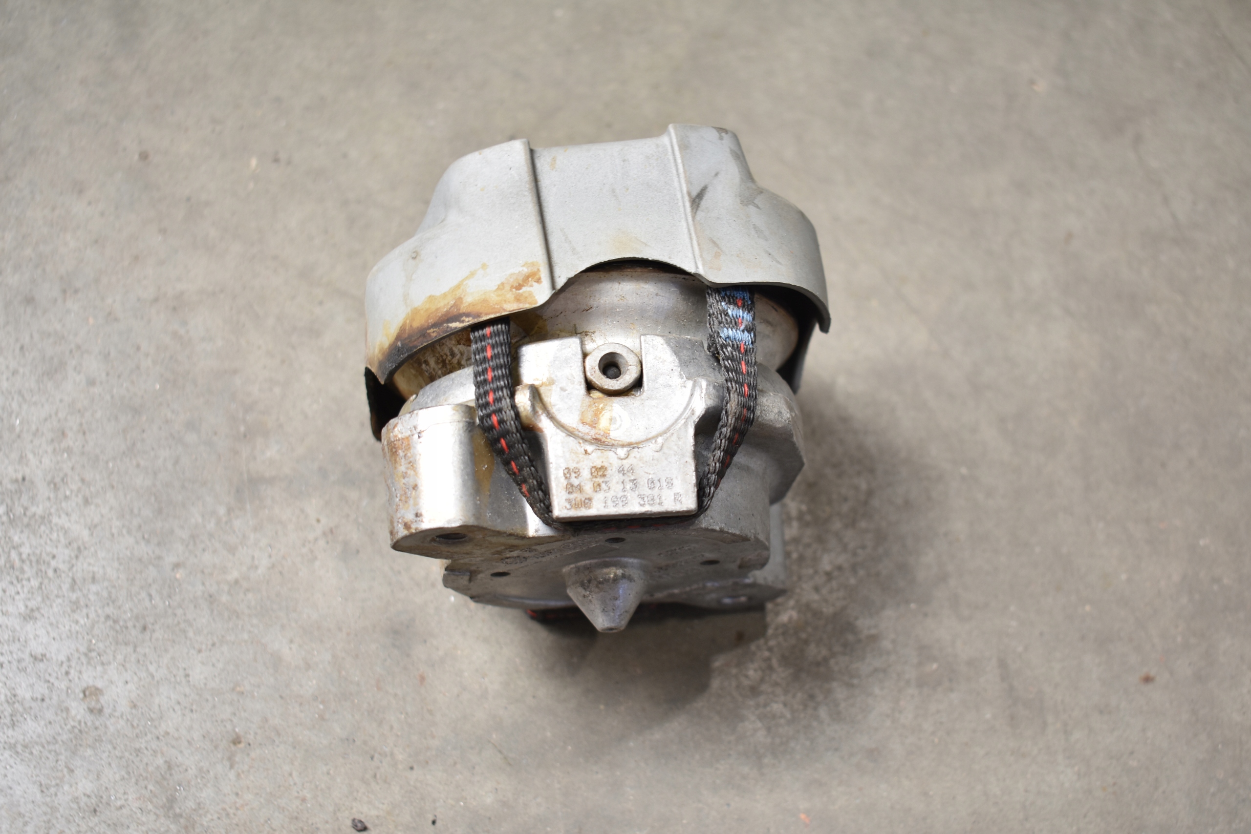 perfect condition engine mount BENTLEY FLYING SPUR 1