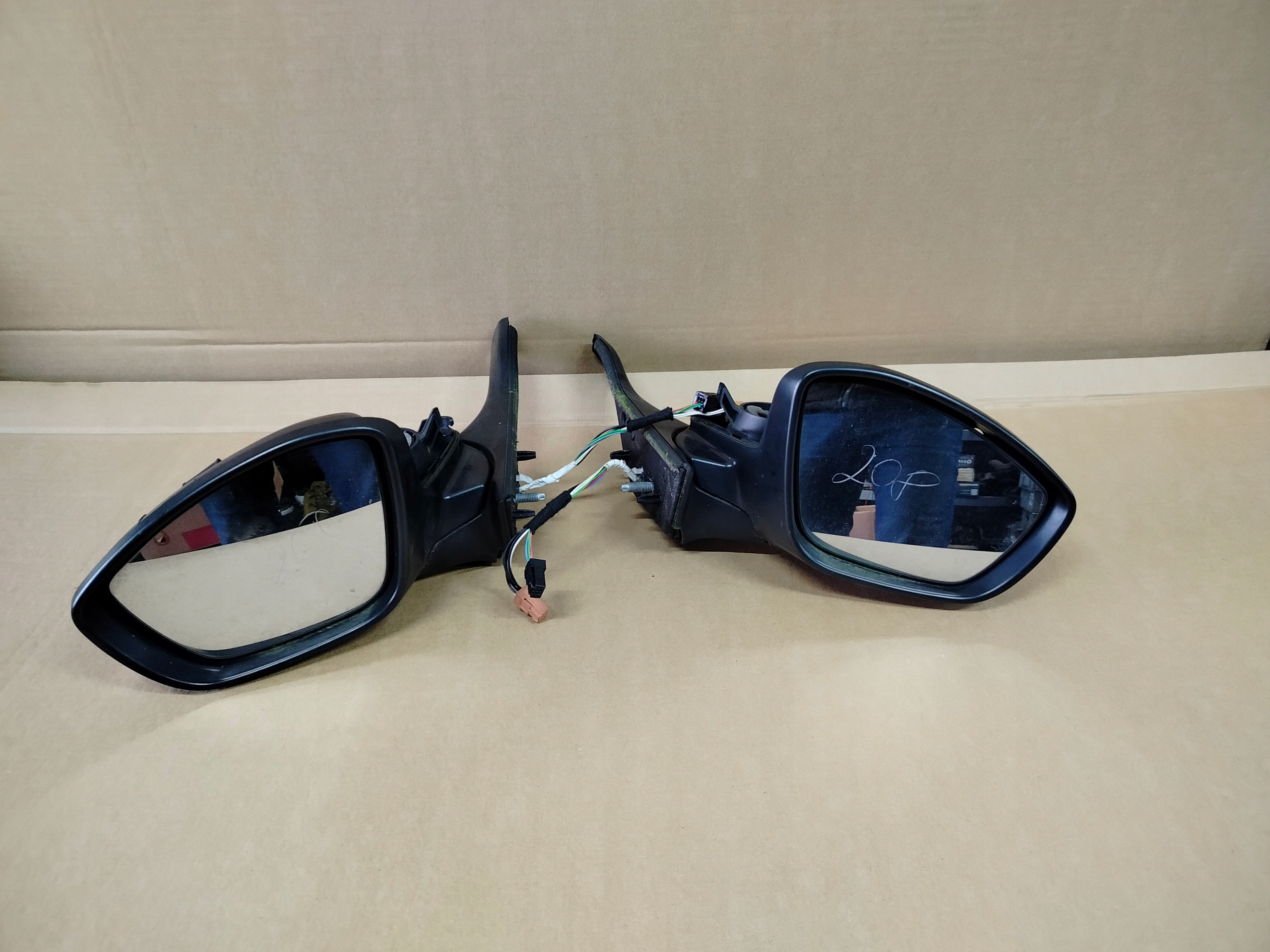 mirror left front PEUGEOT 208 7PIN EUROPA