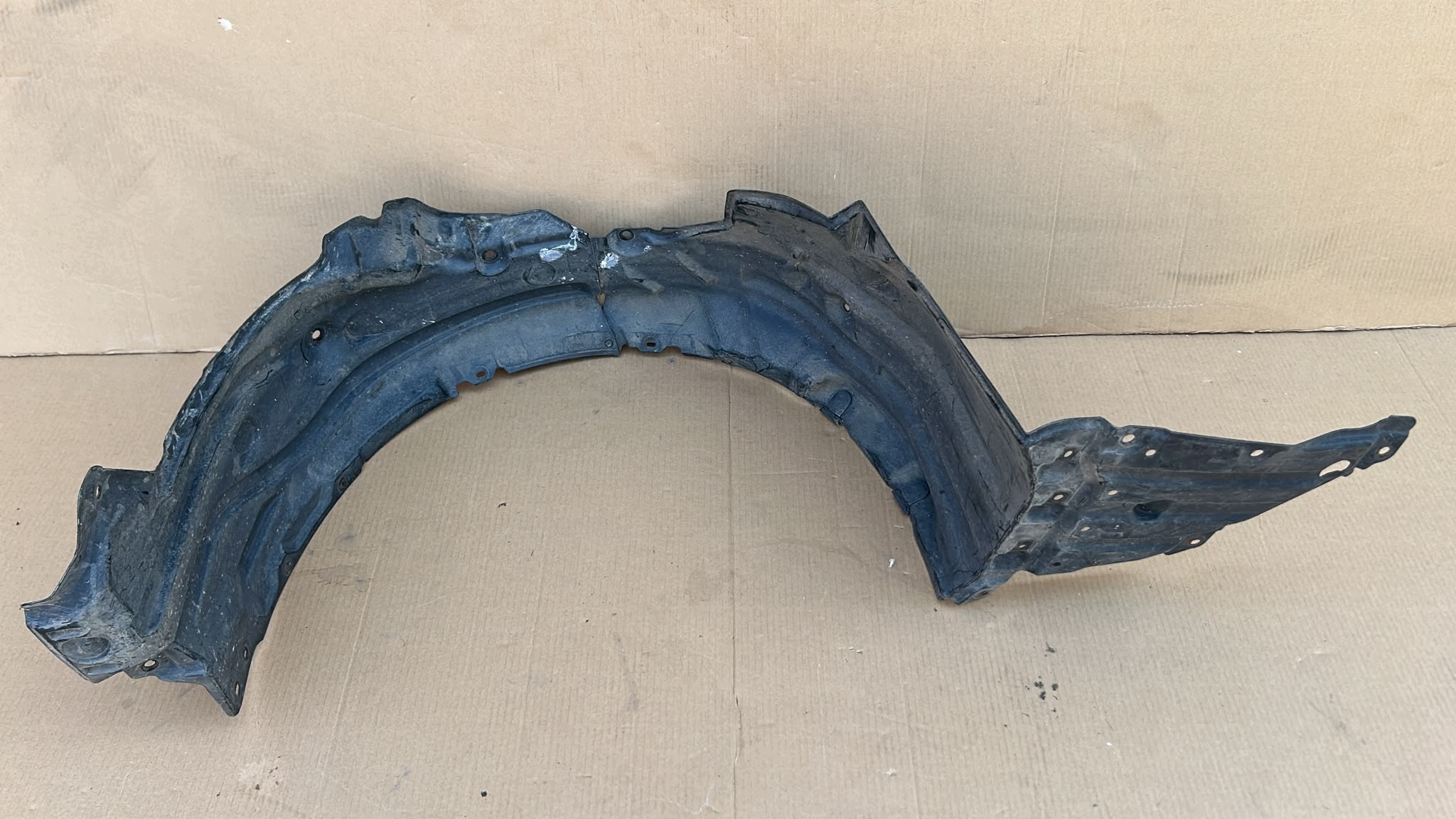mudguard left left front front TOYOTA COROLLA E21 19- KOMBI HB