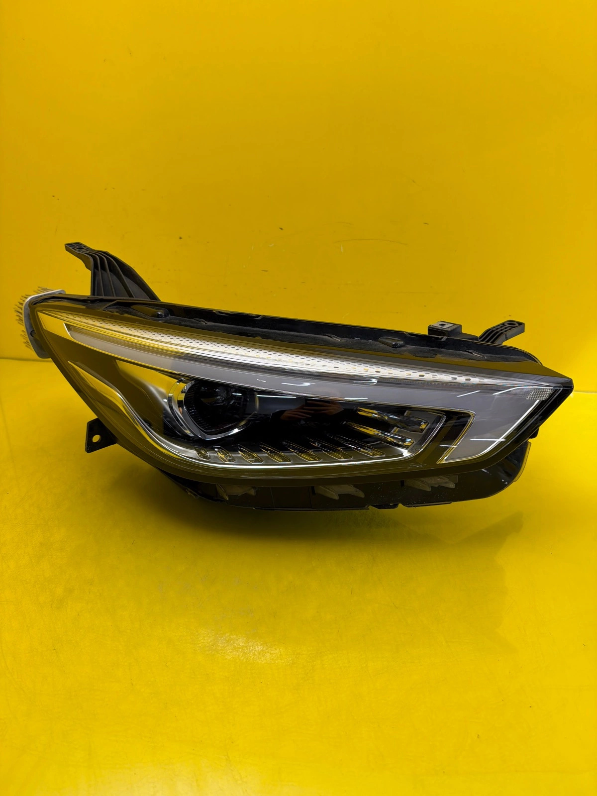 light right front MG ZS SUV Lift 19-24 11275386 Led