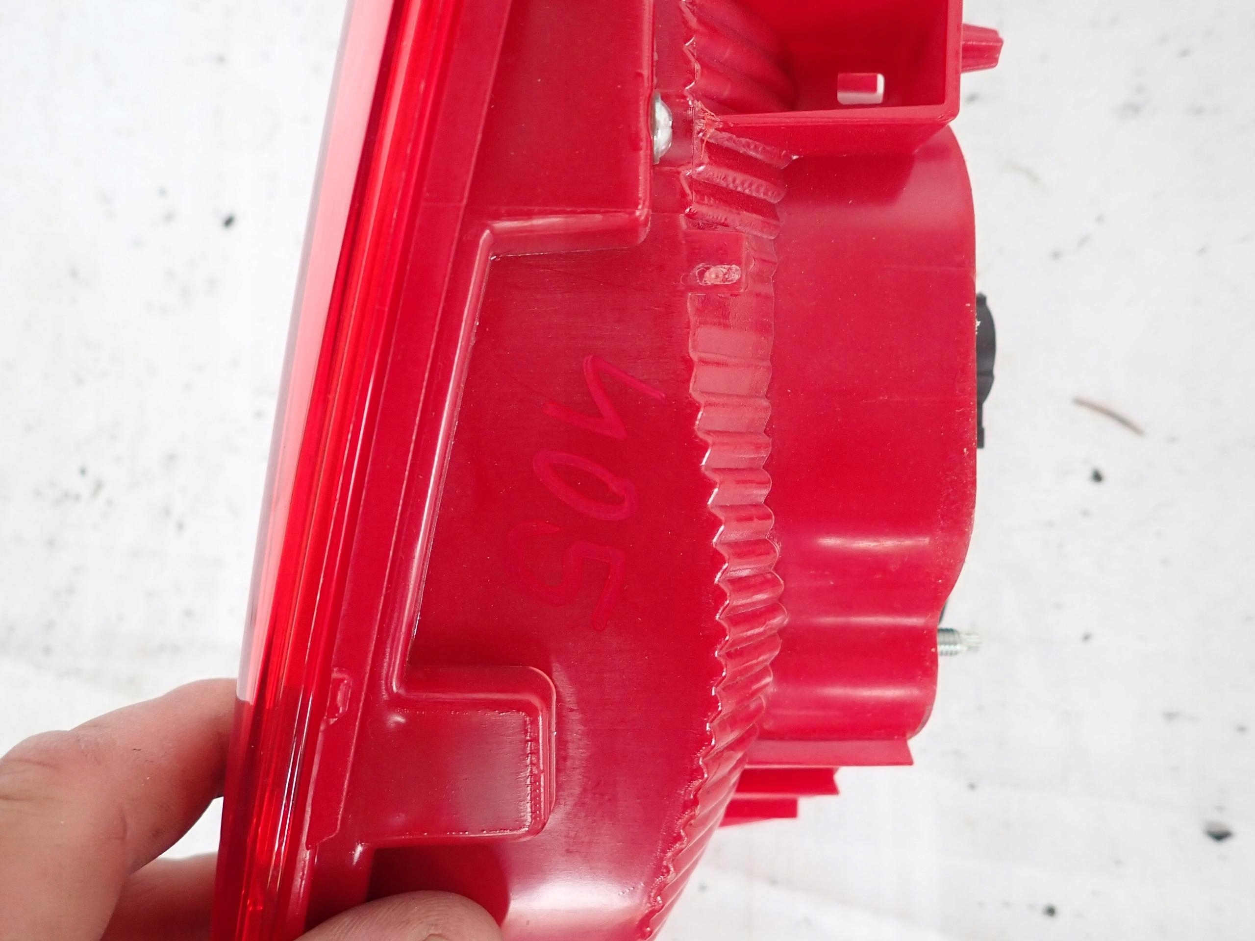 VW TOURAN and LIFT 10- light left rear part rear bonnet