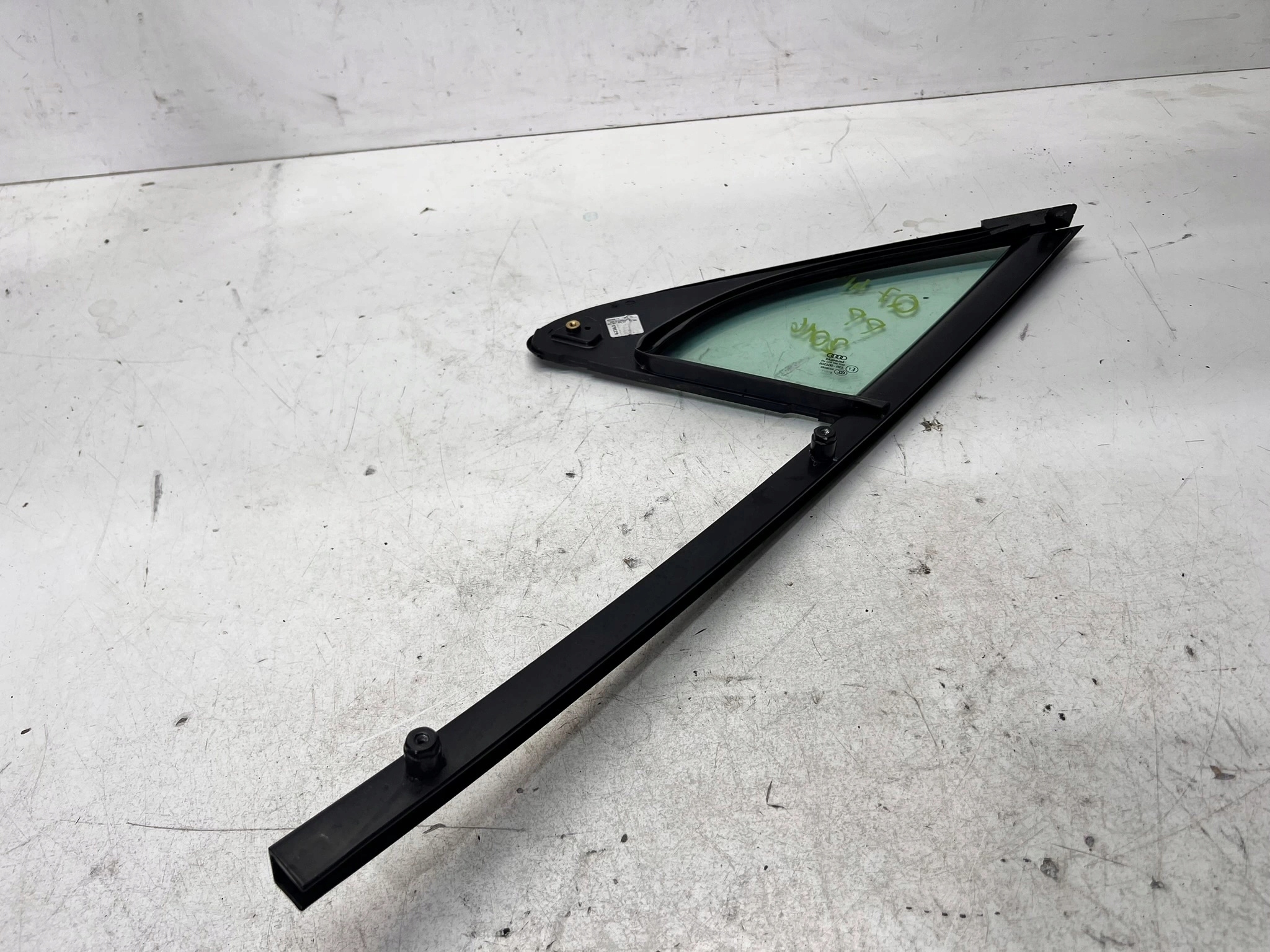 window side door right front AUDI Q7 4M 4M0845114