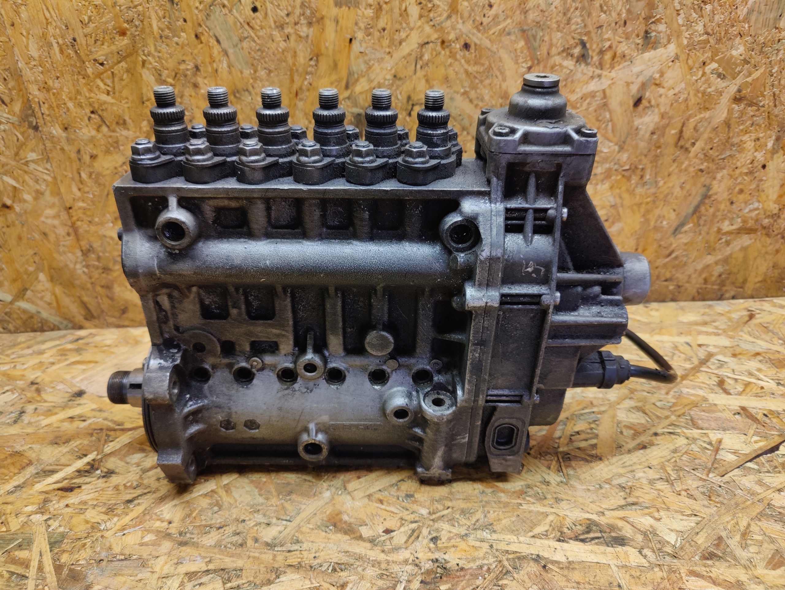 PES6P130A720RS7411 - ТНВД MAN SOLARIS BOSCH 0402796205