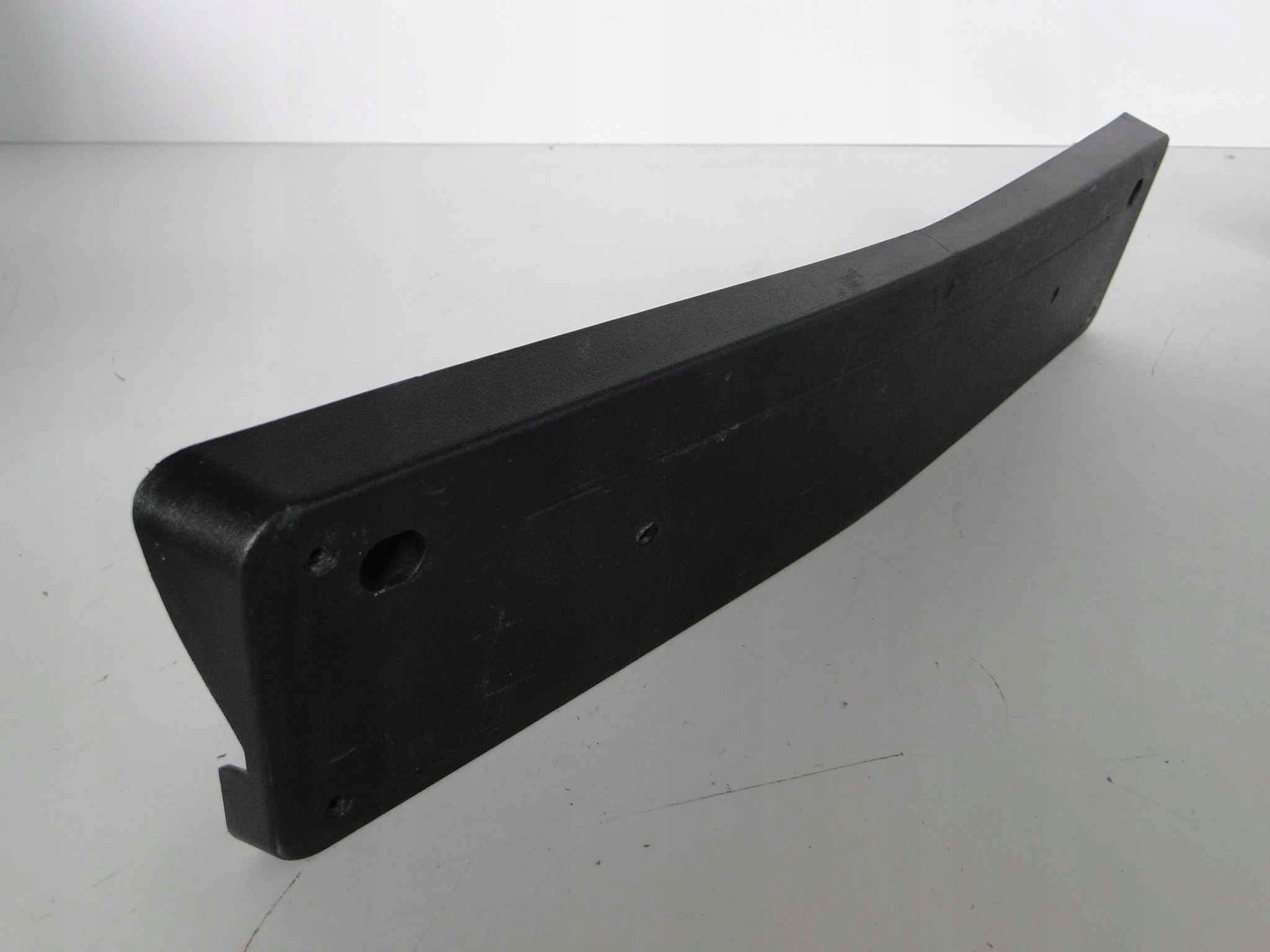 MERCEDES C KLASA W205 PODKŁADKA POD TABLICĘ AMG Producent części Mercedes-Benz OE