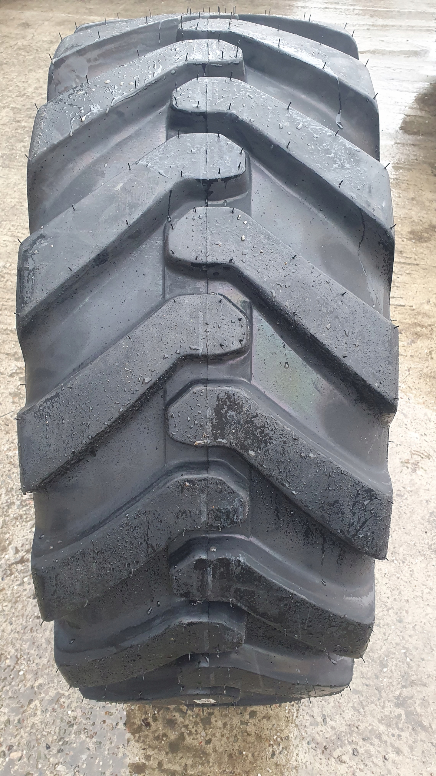 Opony 2 x 16 0 70 24 Ozka Seha SH R4 16PR TL Model SH R4