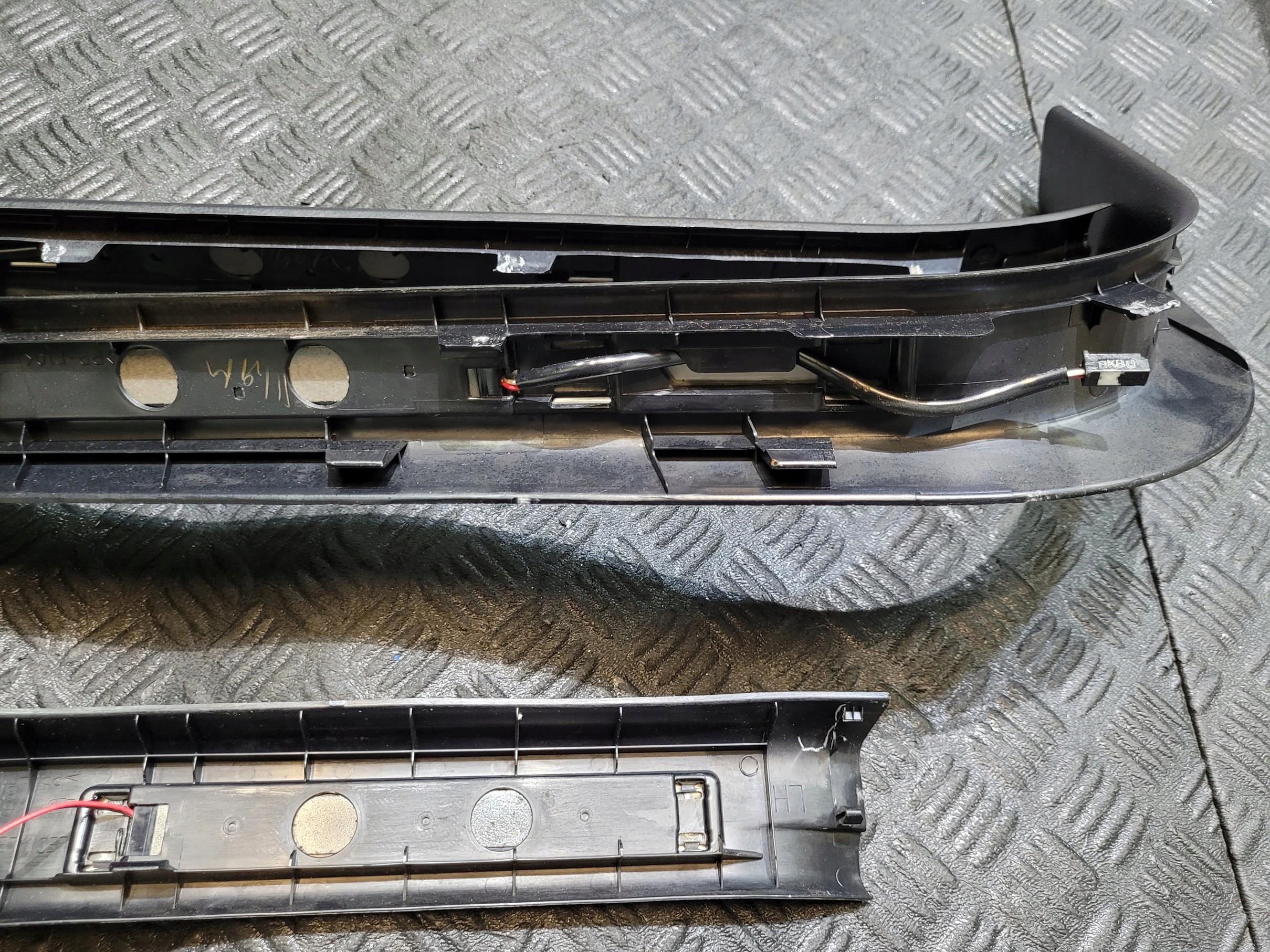 moulding cap threshold front rear part KOMPLET LED LEXUS RX II 300 400 RX400 H