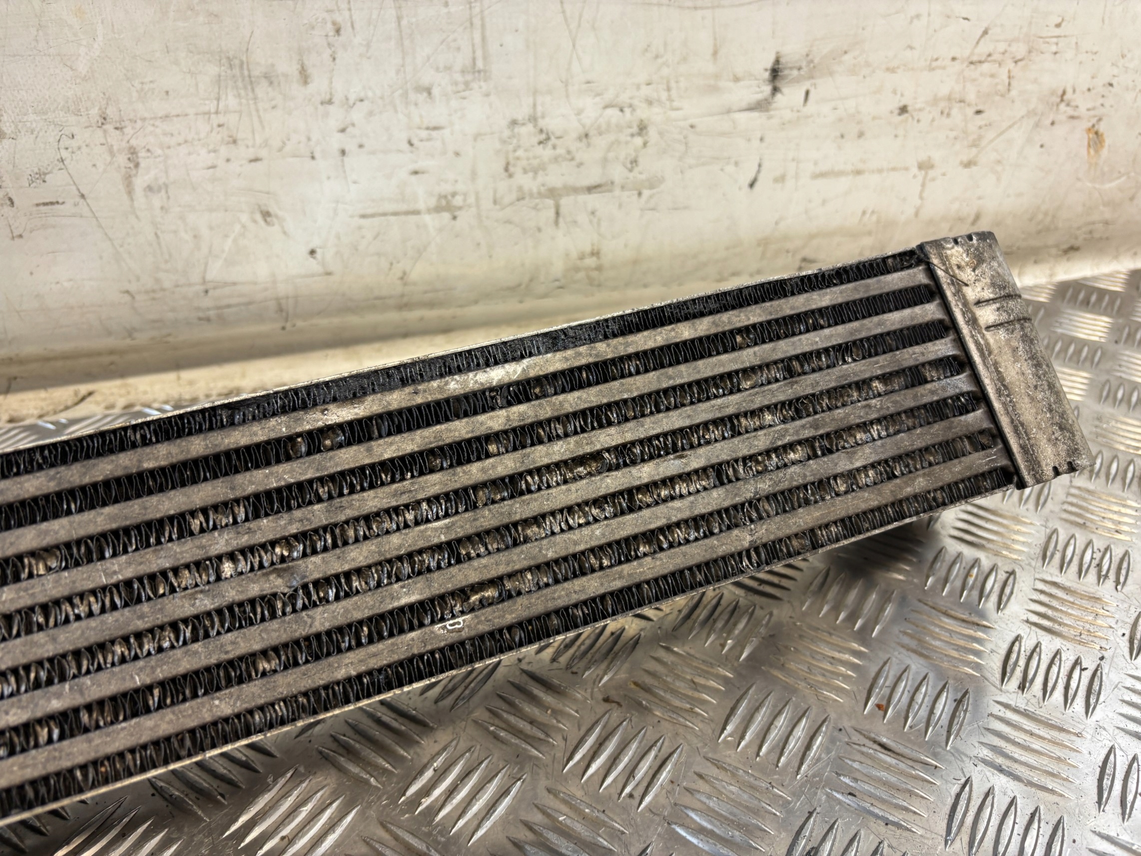 intercooler BMW E61 2.5D automat M57D25 7787446