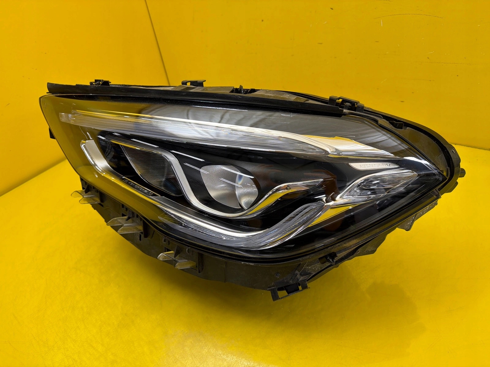 light left Mercedes GLA W247 Full Led A2479063505