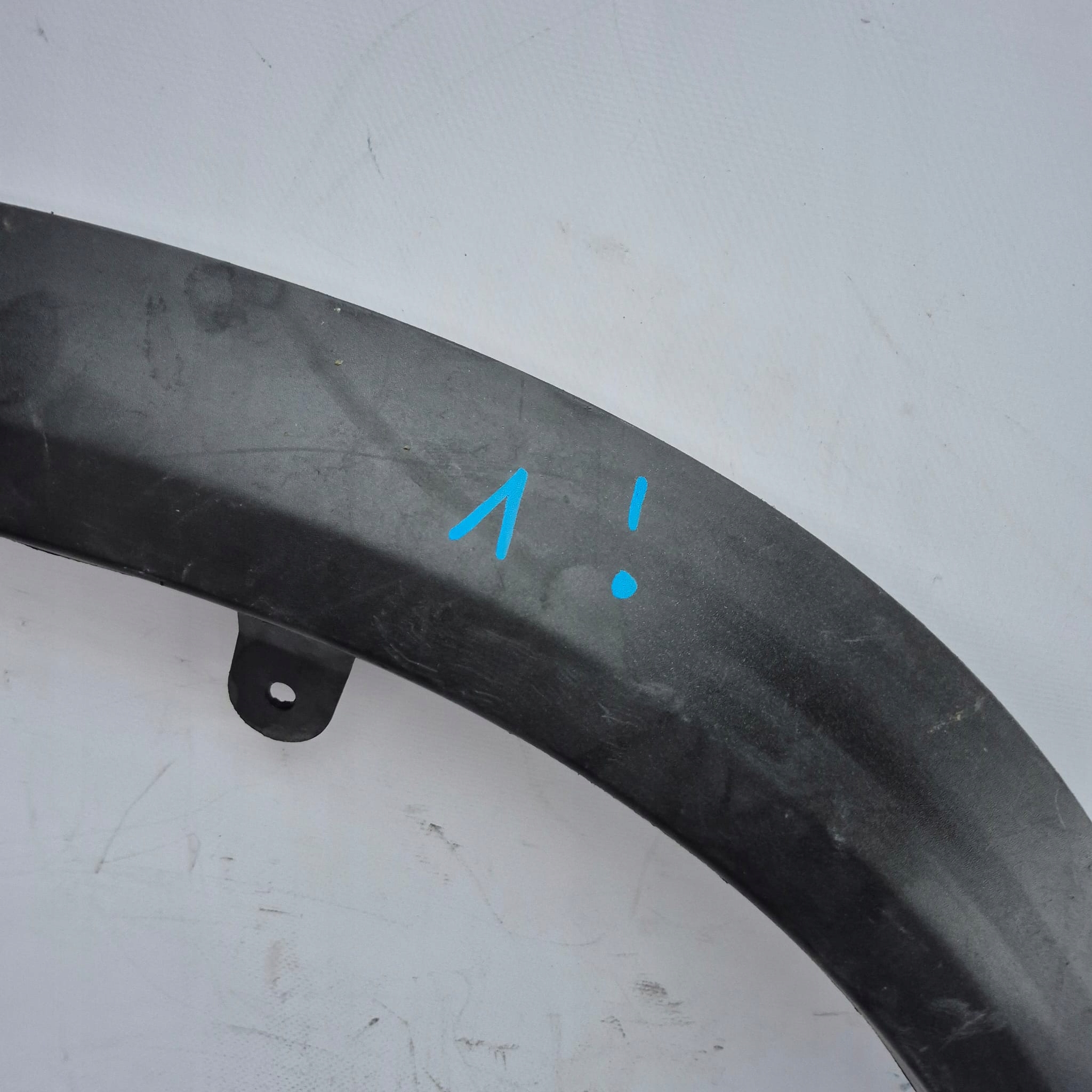 LEXUS NX and 1 14-21 moulding cap right front