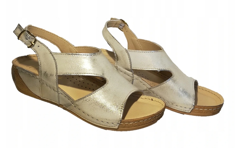 

64. Uniwersał obszywane sandały na koturnie s.nat.