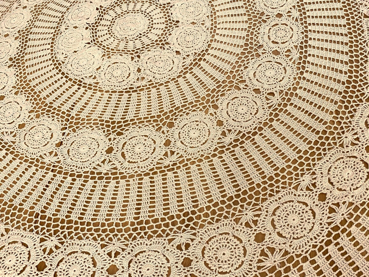Obrus szydełkowy okrągły śr. 170 cm ecru Typ obrus