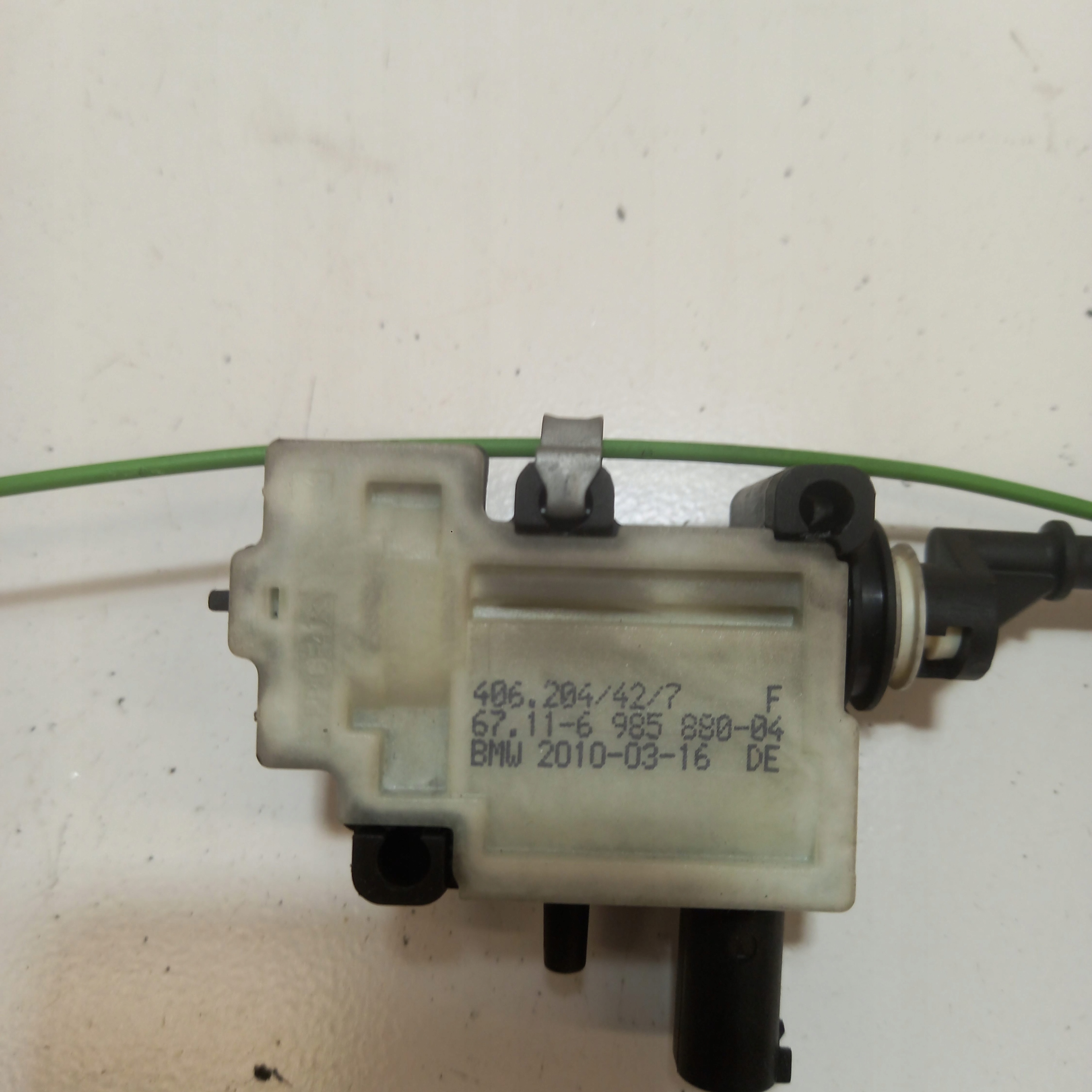 amortizer vratašca rezervoara goriva BMW E90 67116985880-04