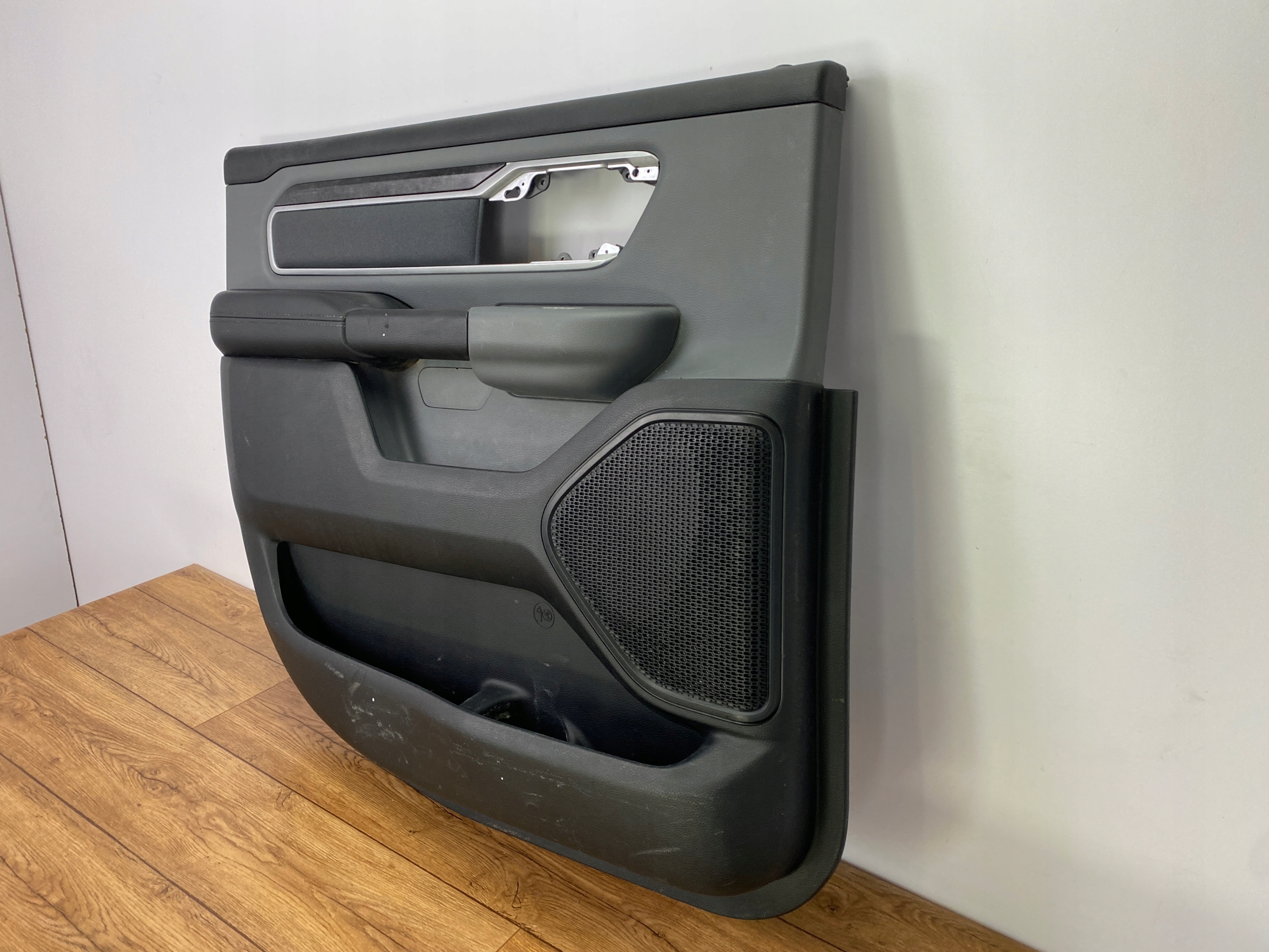 side door left rear part Crew Cab Ram 1500 2019+ USA