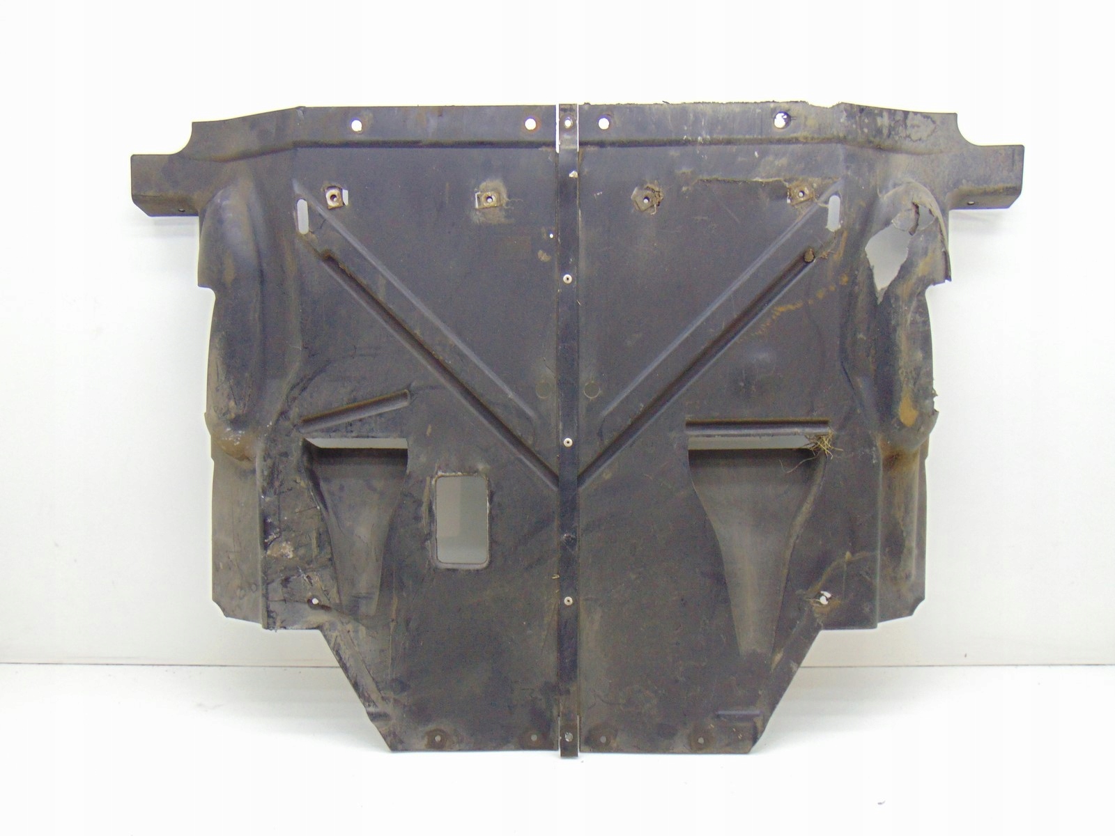 ЗАЩИТА ПОД ДВИГАТЕЛЬ AUDI R8 420 06- V820825205a