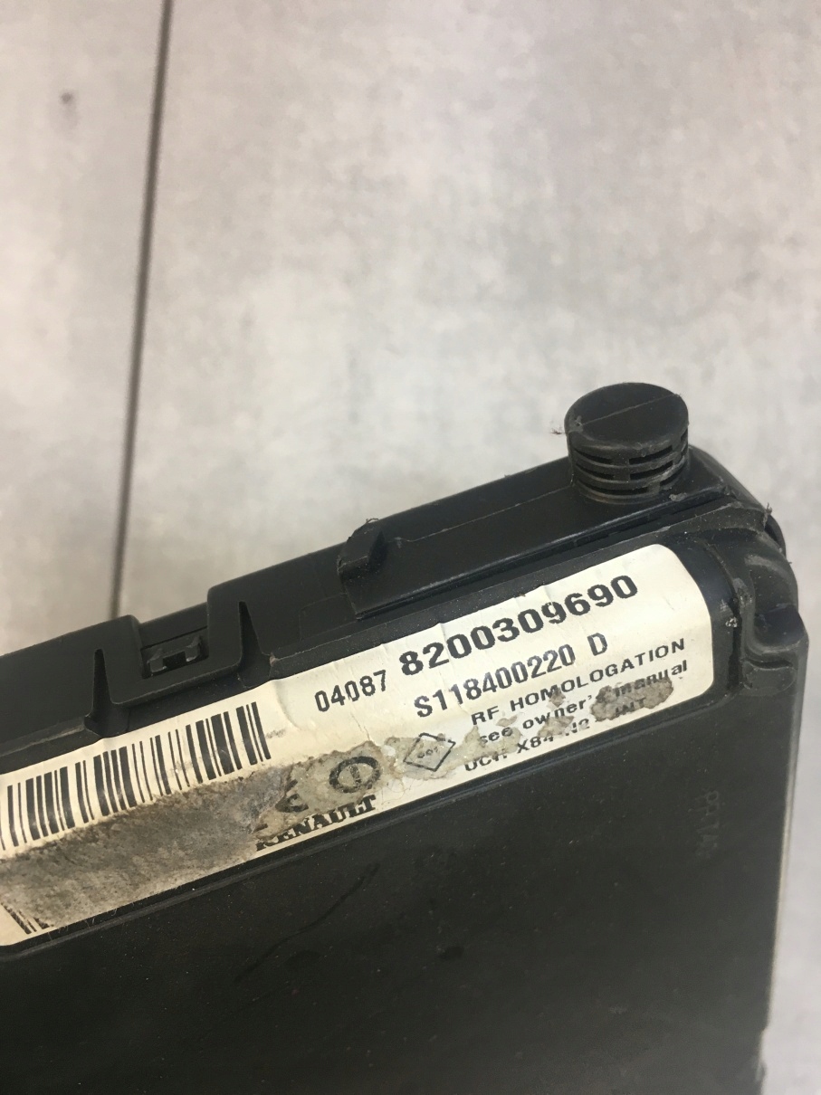 modulo UCH RENAULT MEGANE II 8200309690 8200326037