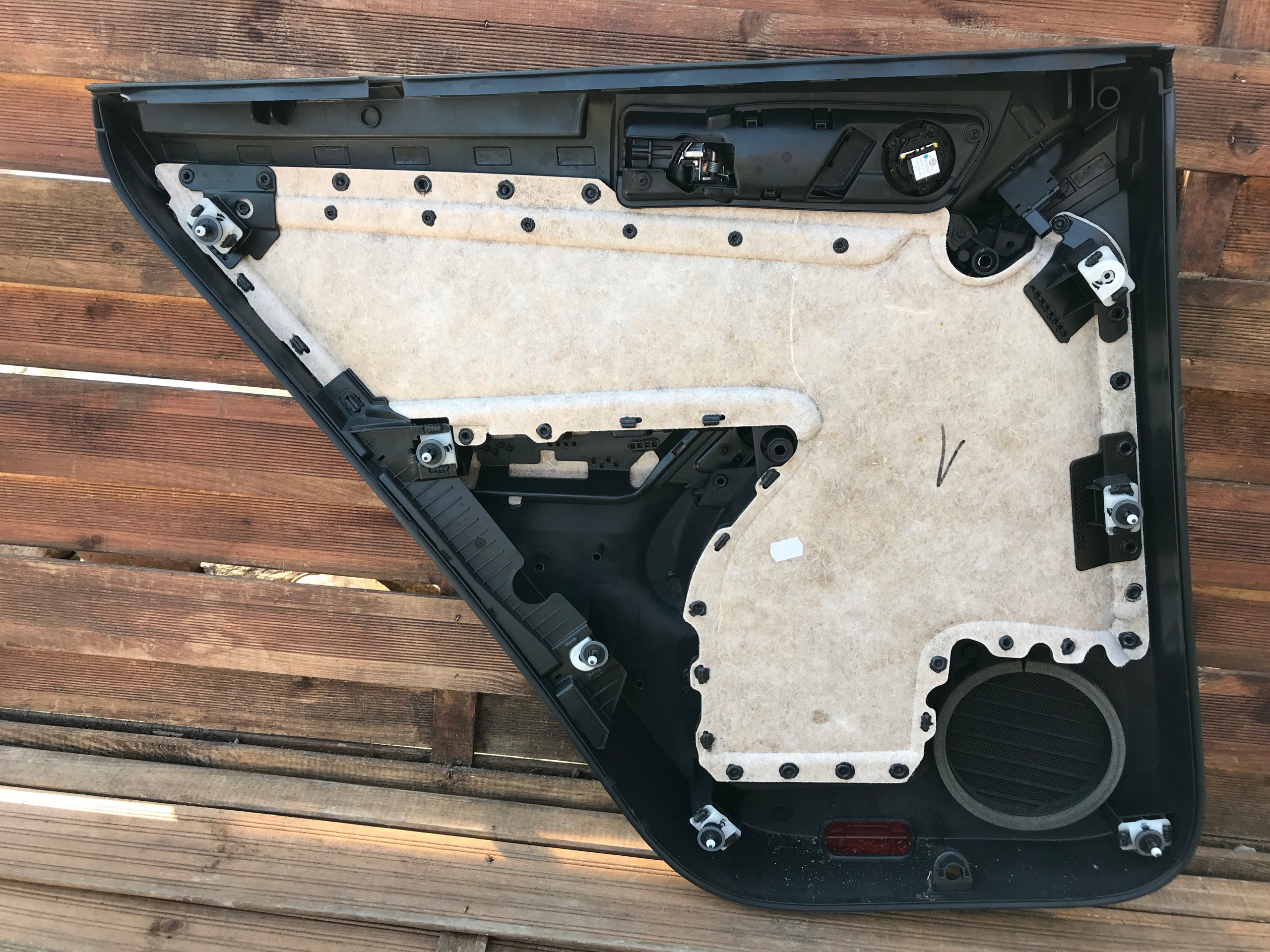 side door right rear part VW TIGUAN 5N0867212