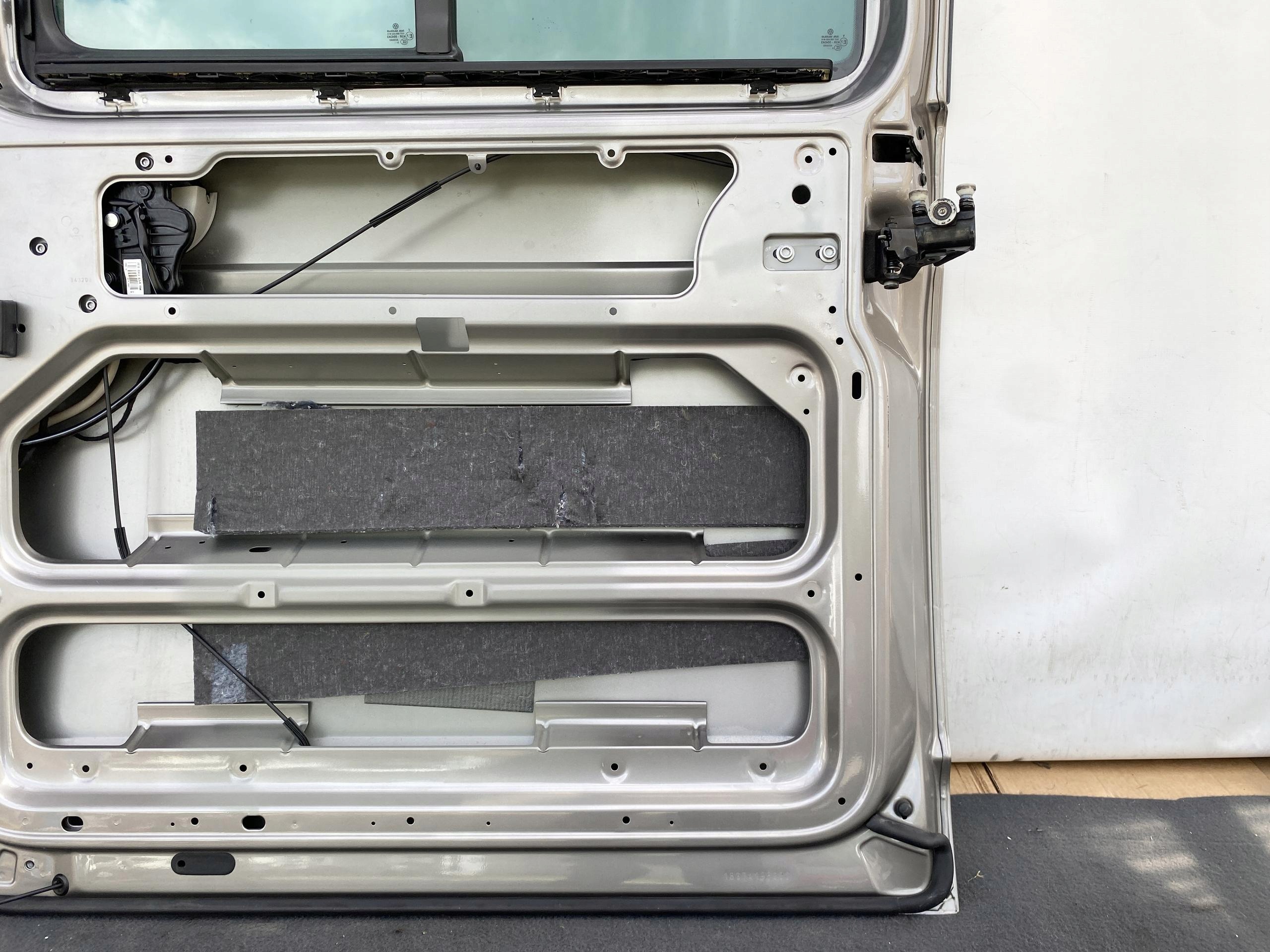 VW T6 MULTIVAN CARAVELLE 15- door SUWANE sliding side right Z window