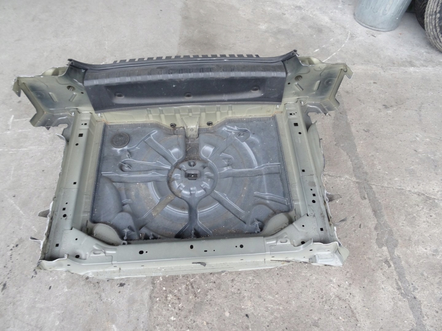PEUGEOT 308 II T9 rear panel rear sump HB