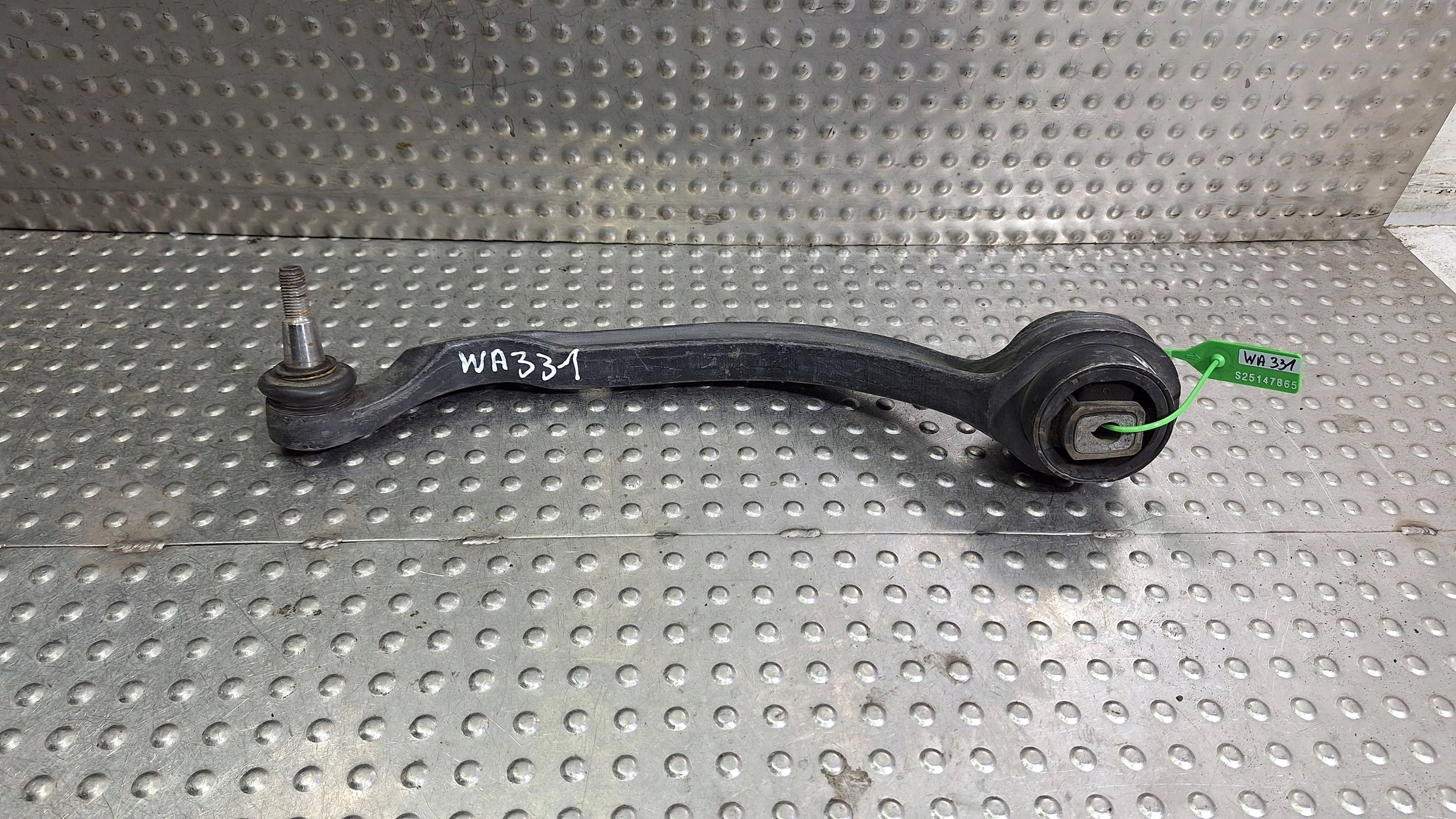 rameno levý předek 8D0407695C AUDI A4 B5