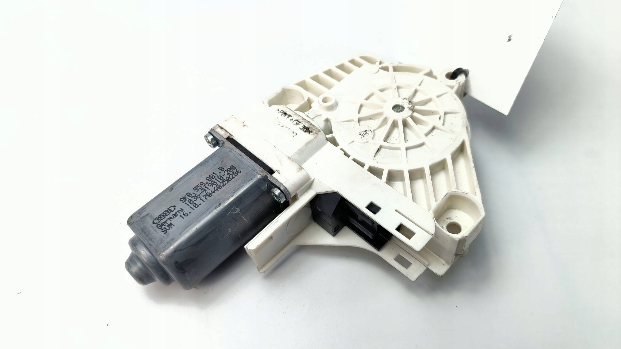 mini motor windows left front 8K0959801B AUDI Q3 and 8U LIFT