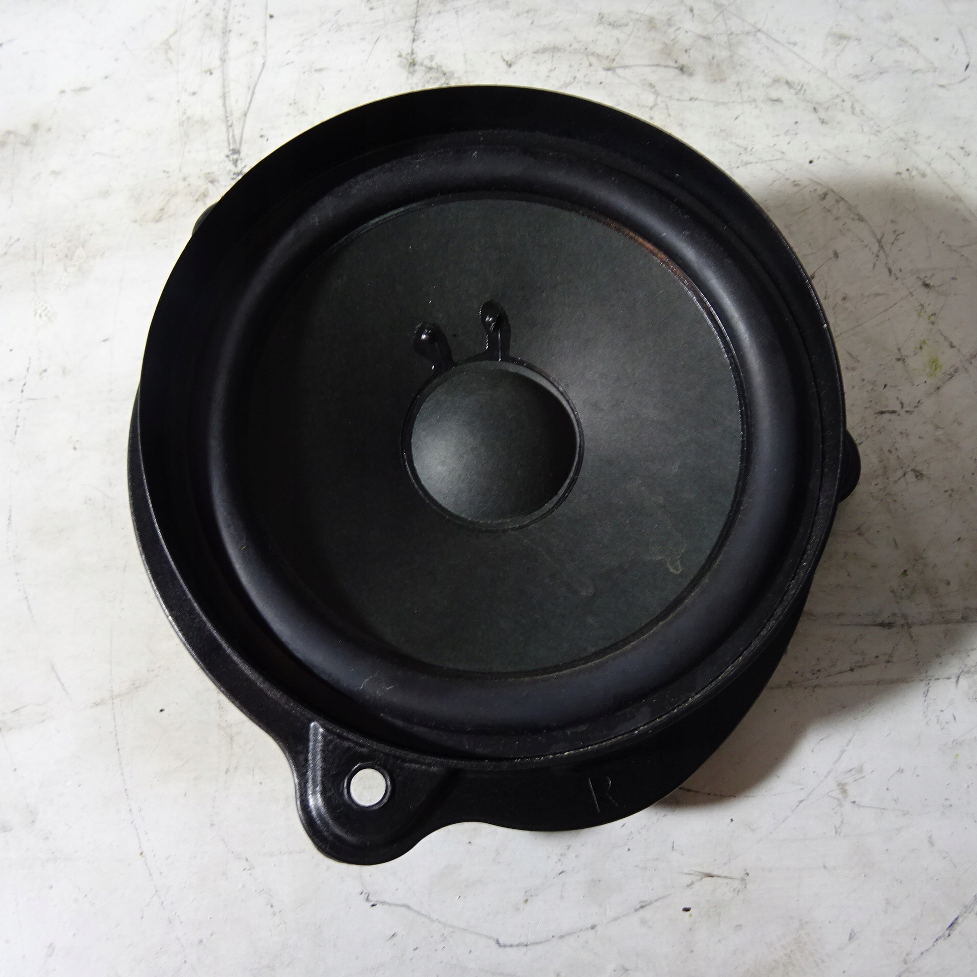 MERCEDES CLS C219 speaker front right A2198200502R