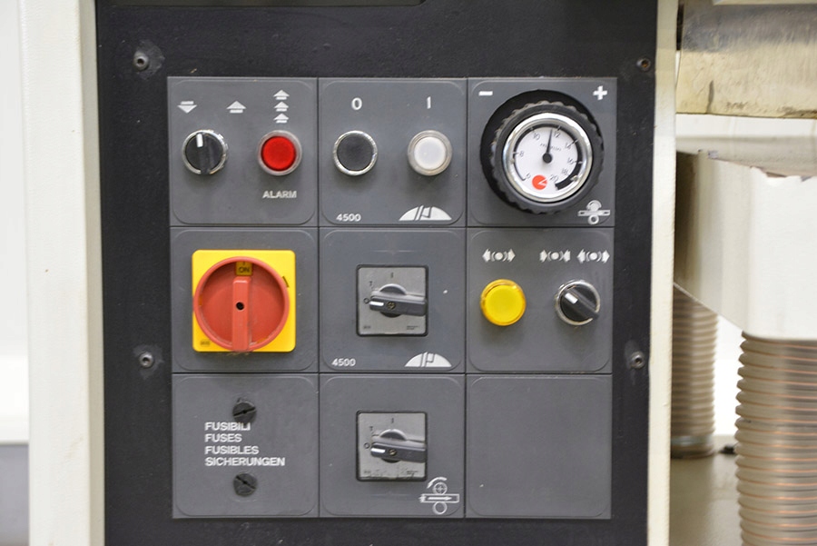 GRUBOŚCIÓWKA SCM S630 - PNEUMATYCZNY DOCISK ROLEK - NOŻE TERSA Model S630