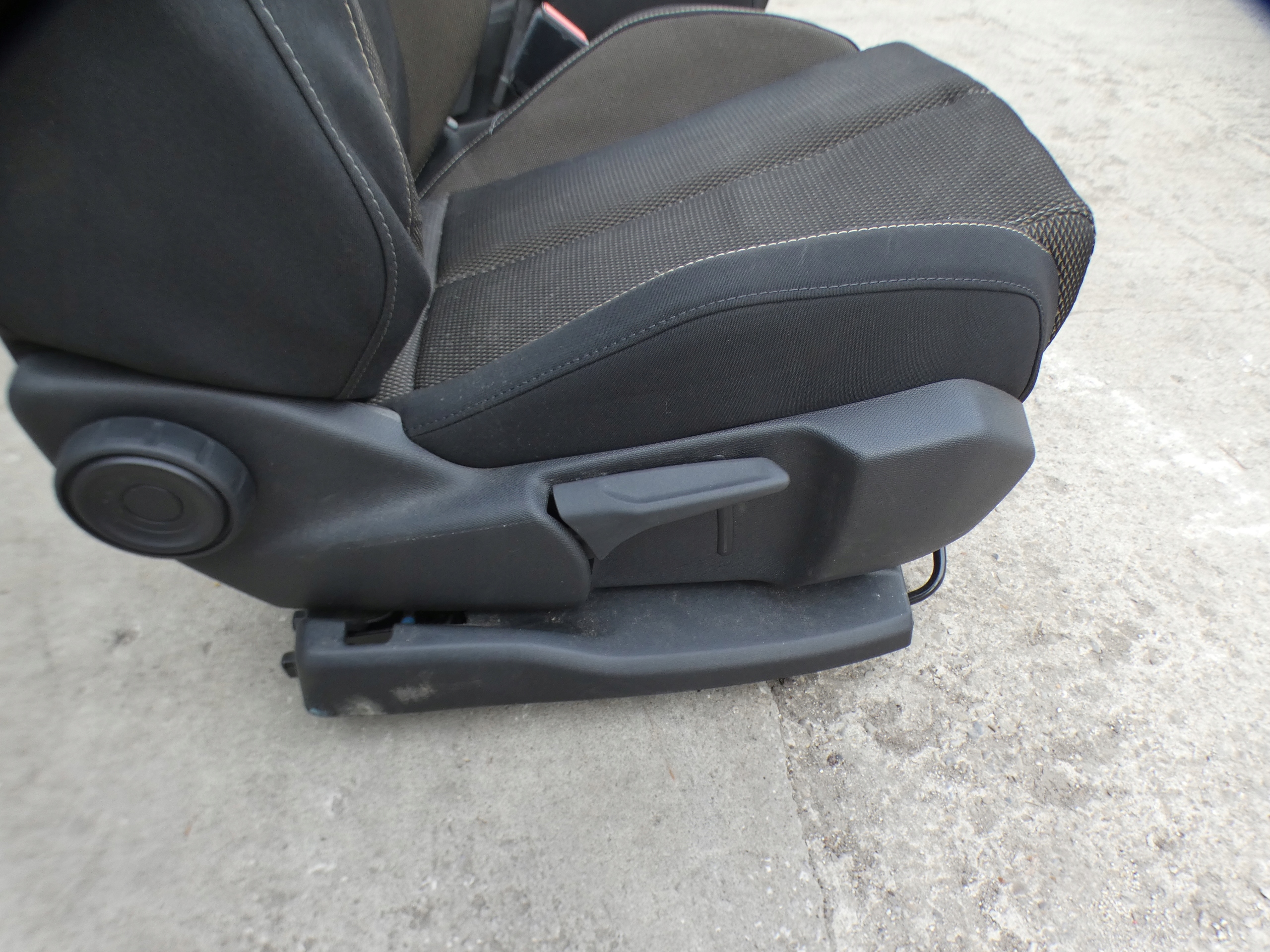seats CITROEN DS7 material