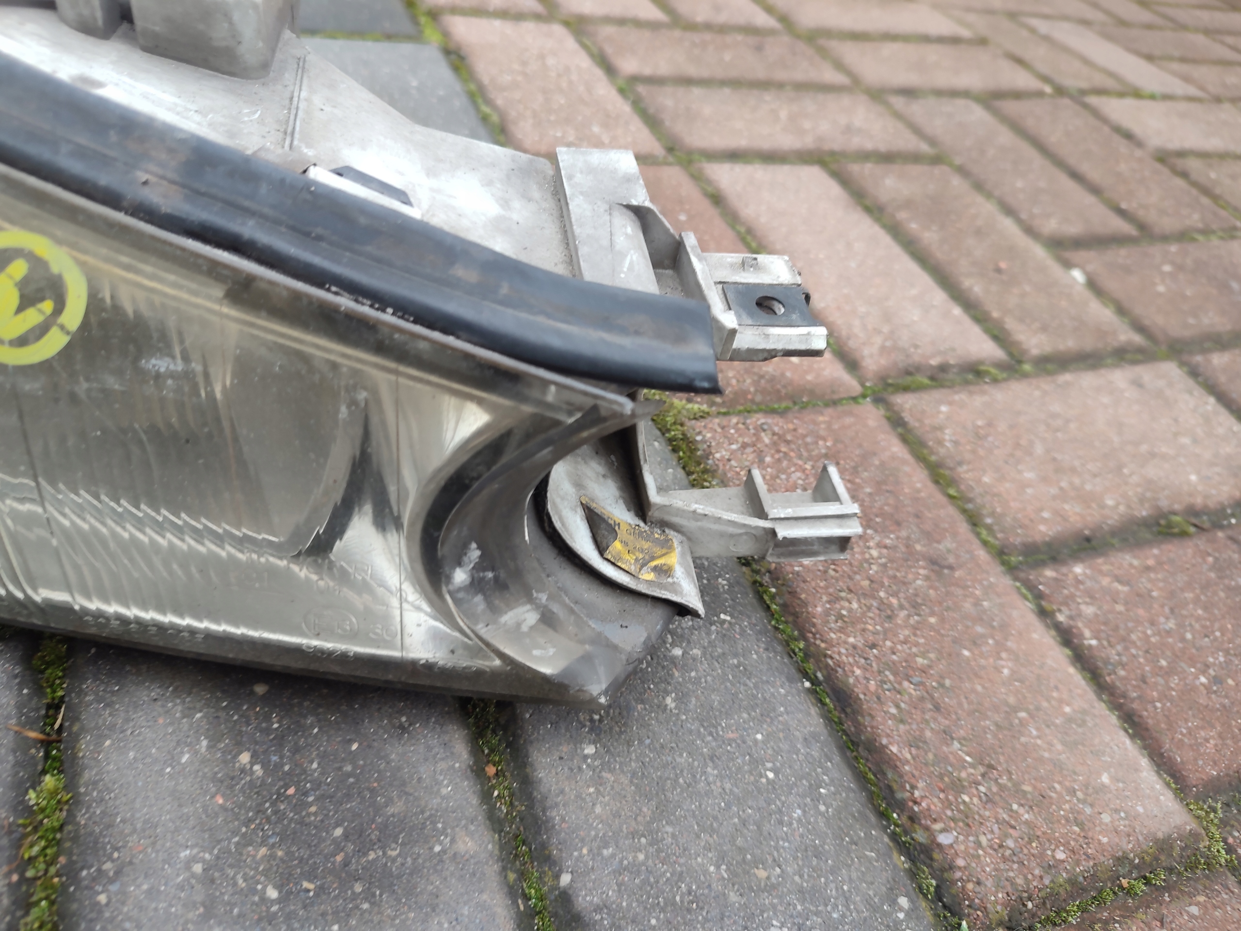light right front front ford mondeo II