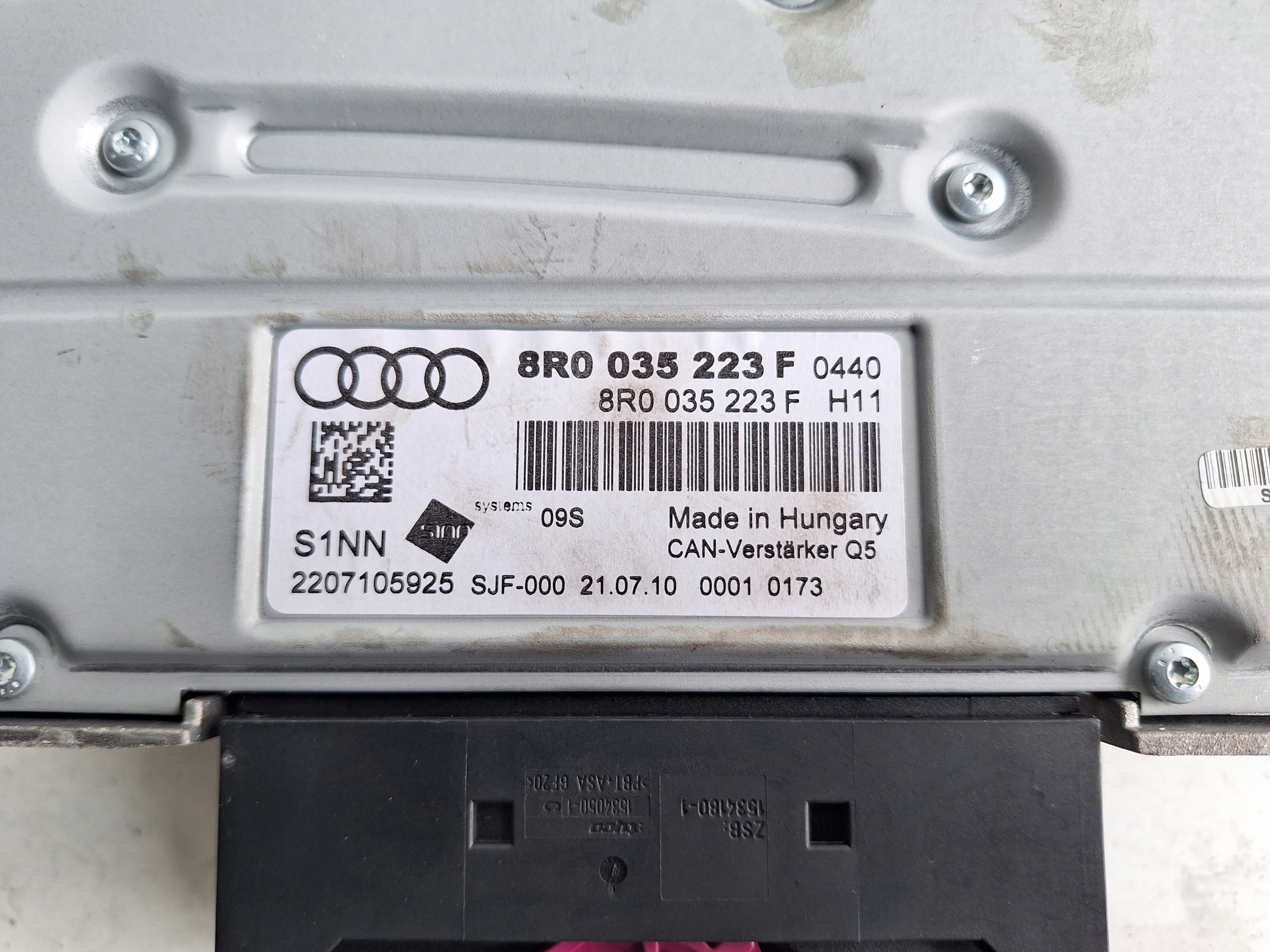 AUDI Q5 8R 08-12 amplifier RADIA 8R0035223F