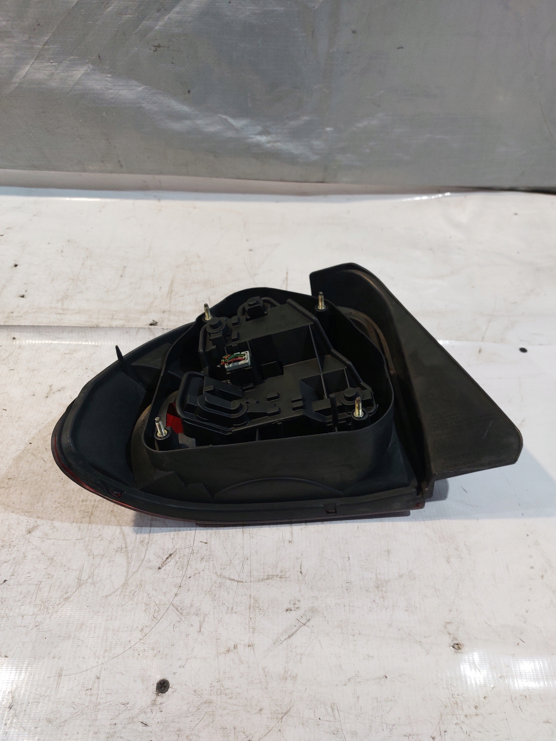 light right rear MG ZS 2004r.