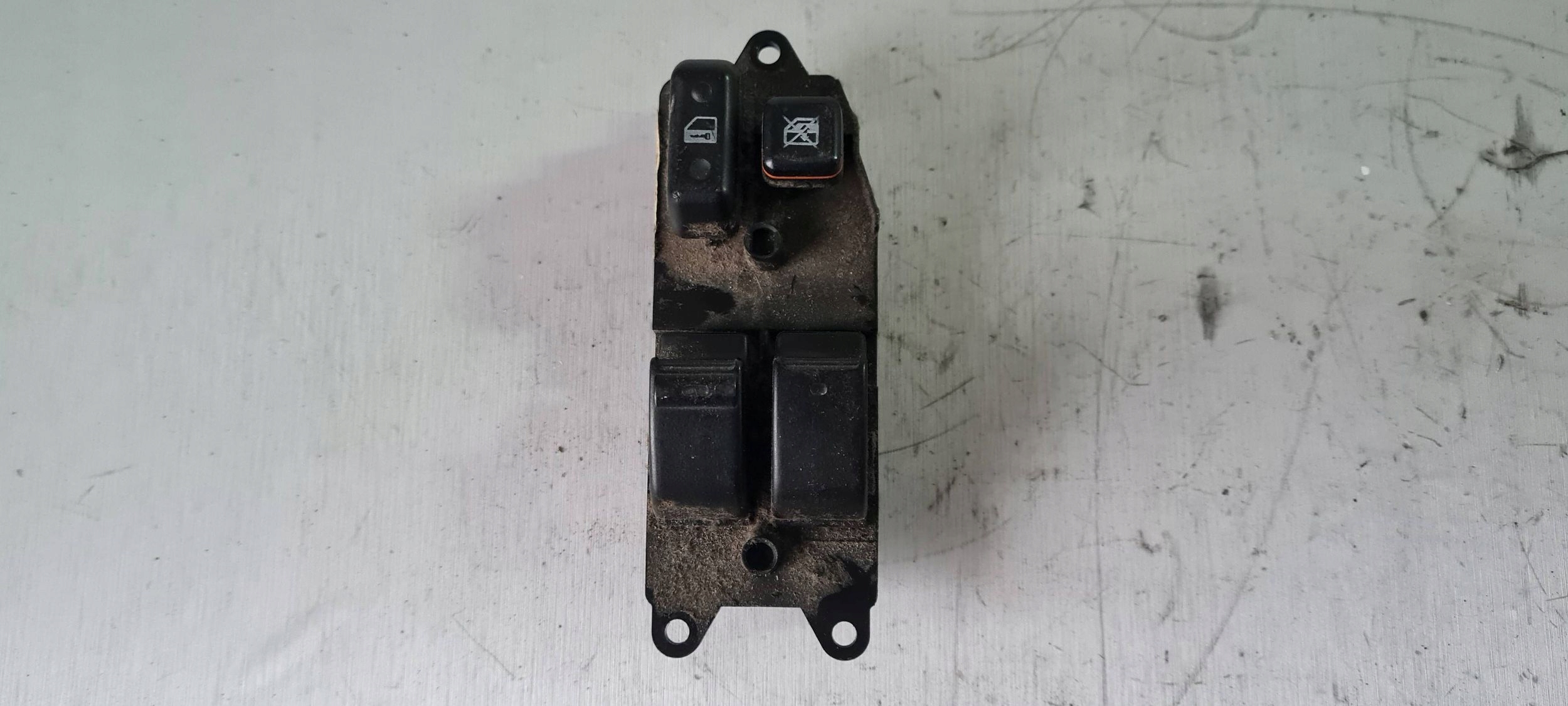 window control switch Toyota Corolla E12 8482002111 Europa