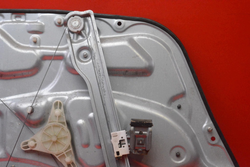 window regulator right front EU 82480-2R030 HYUNDAI I30 1 and FD 5D HB 07-10