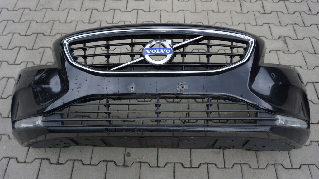 VOLVO V40 - complete bumper front - colour 717