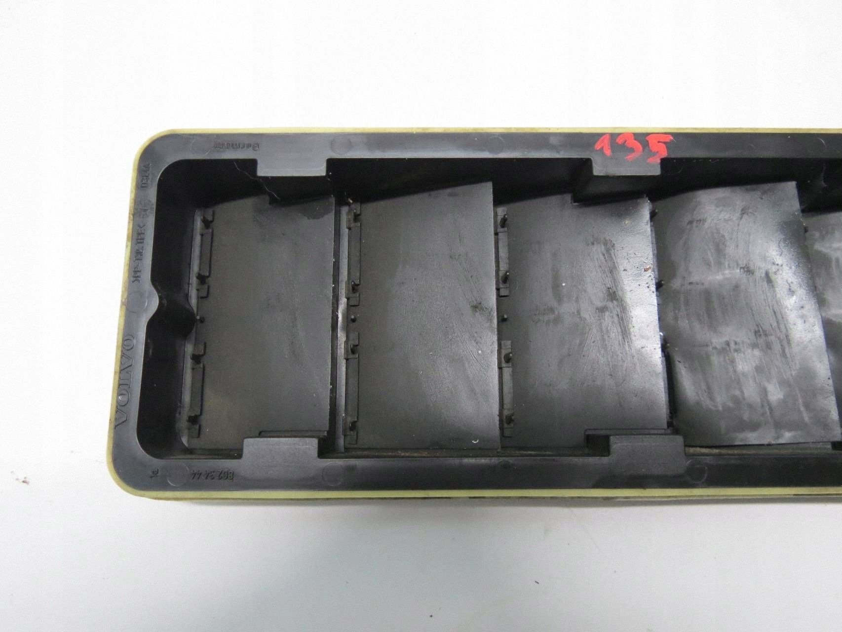 grid WENTYLACYJNA boot VOLVO V60 and S60 II 8623444